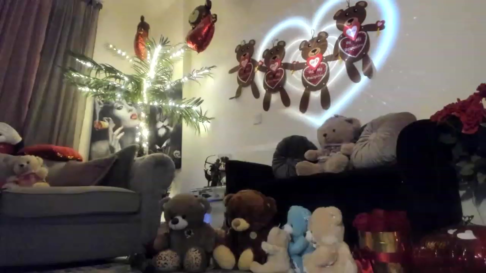 Gallery image thumbnail from Aarte_miss's myfreecams stream on, 02/12/2023, 21:24 image 17 of 20