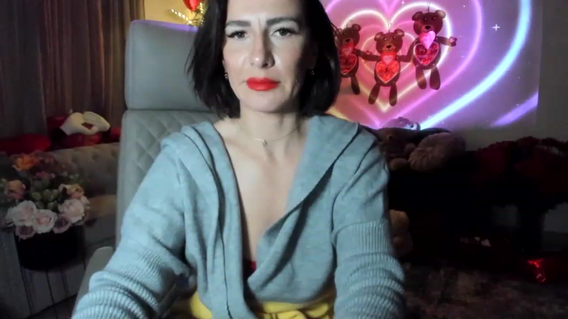 Gallery image thumbnail from Aarte_miss's myfreecams stream on, 02/14/2023, 04:05 image 13 of 20