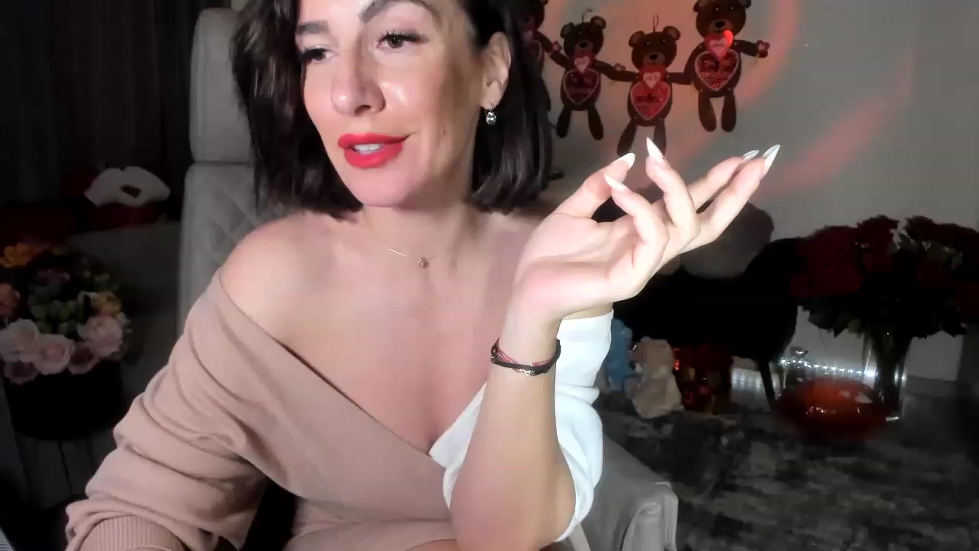 Gallery image thumbnail from Aarte_miss's myfreecams stream on, 02/18/2023, 03:15 image 20 of 20