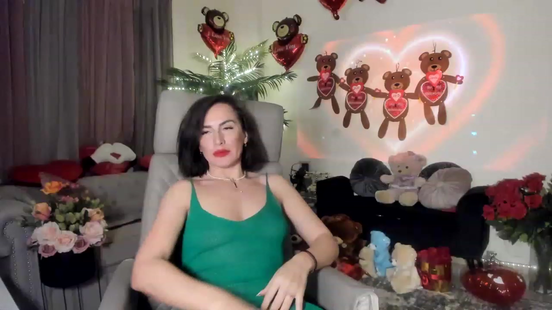 Gallery image thumbnail from Aarte_miss's myfreecams stream on, 02/18/2023, 23:30 image 1 of 20