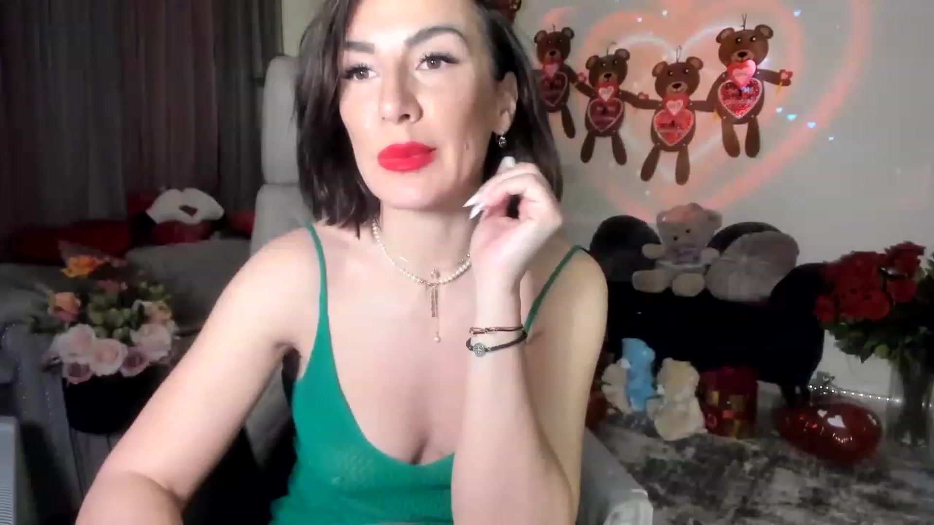 Gallery image thumbnail from Aarte_miss's myfreecams stream on, 02/18/2023, 23:30 image 2 of 20