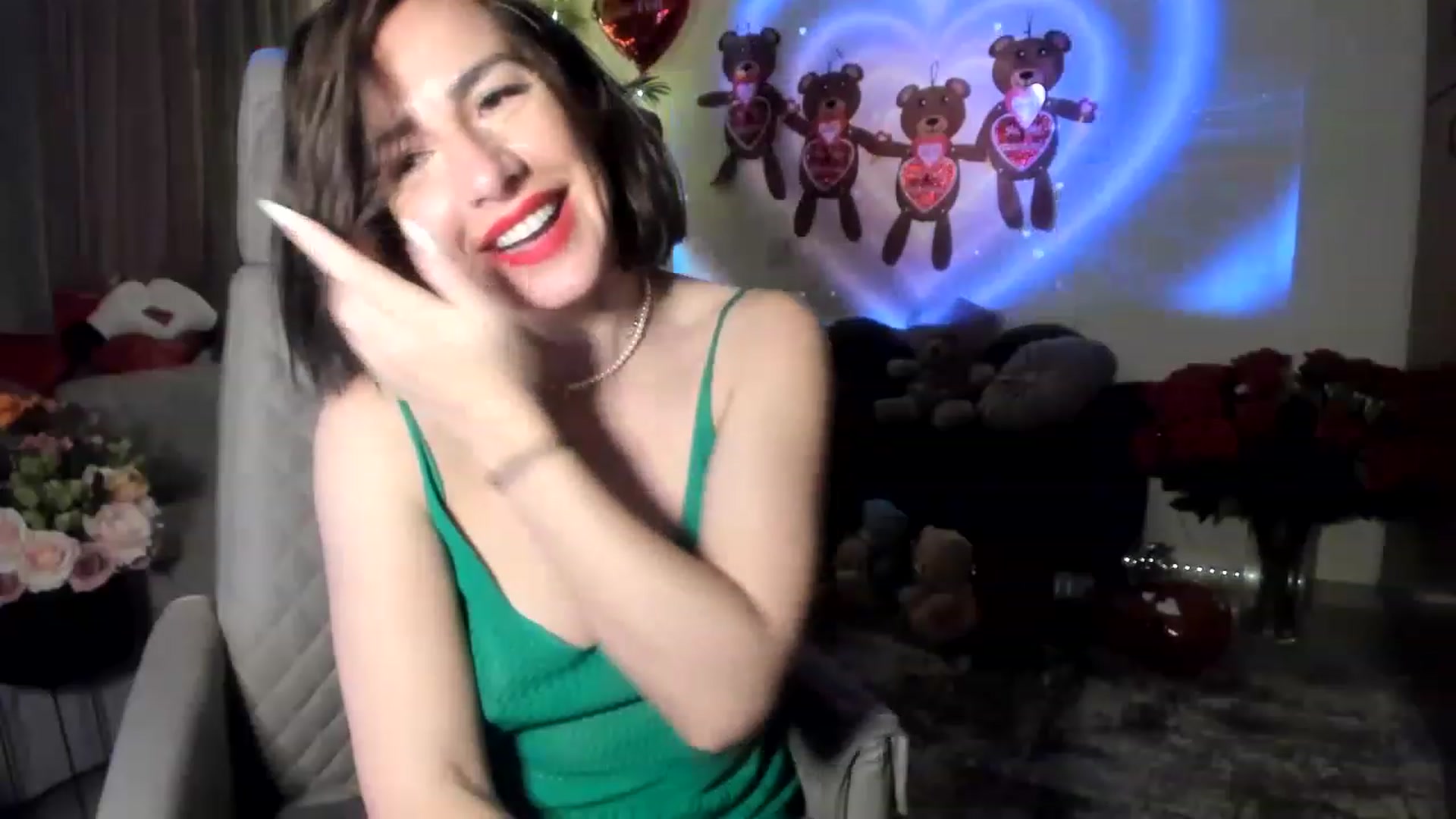 Gallery image thumbnail from Aarte_miss's myfreecams stream on, 02/19/2023, 01:37 image 11 of 20