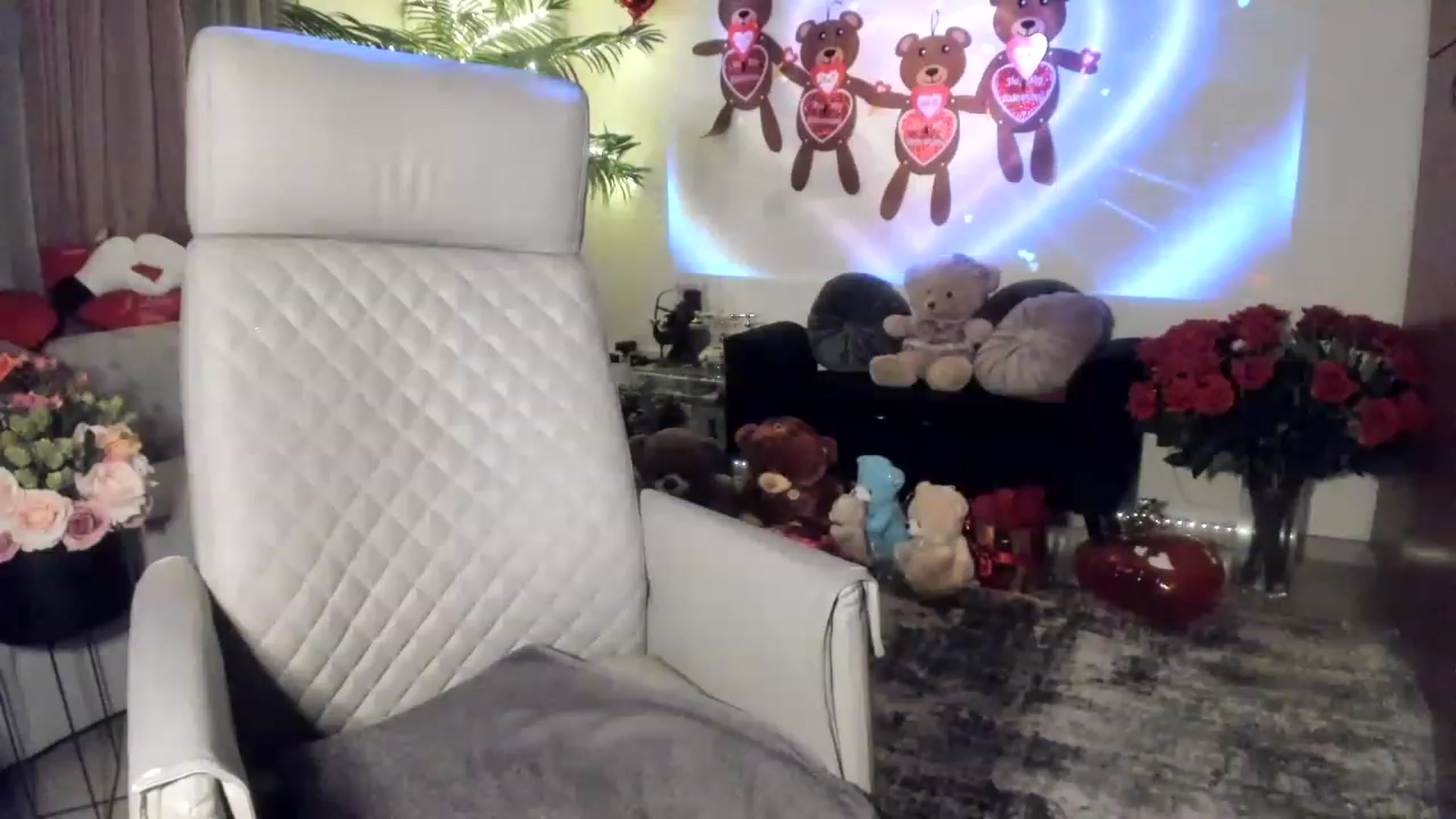 Gallery image thumbnail from Aarte_miss's myfreecams stream on, 02/19/2023, 01:37 image 8 of 20