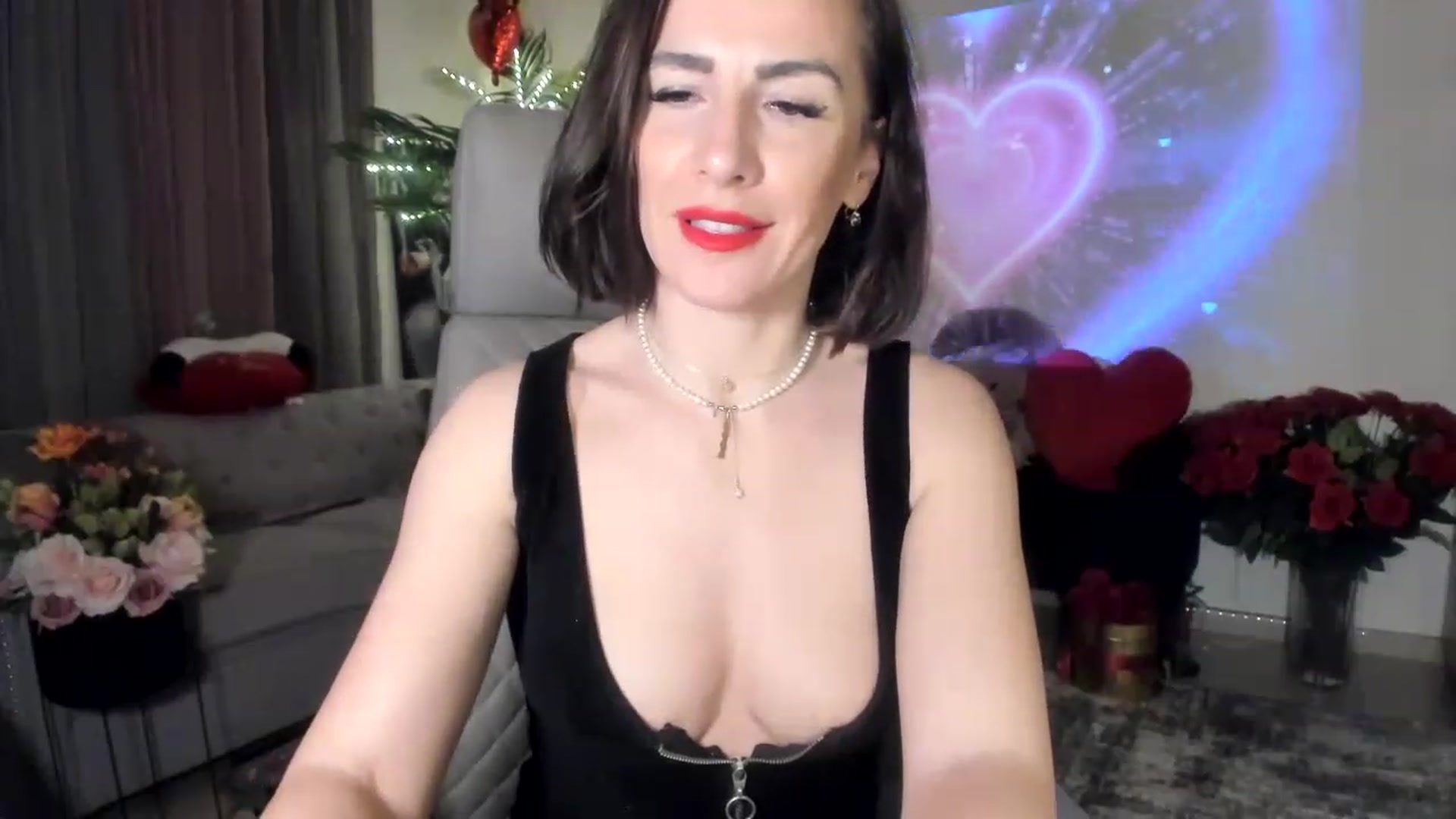 Gallery image thumbnail from Aarte_miss's myfreecams stream on, 02/23/2023, 24:02 image 12 of 20