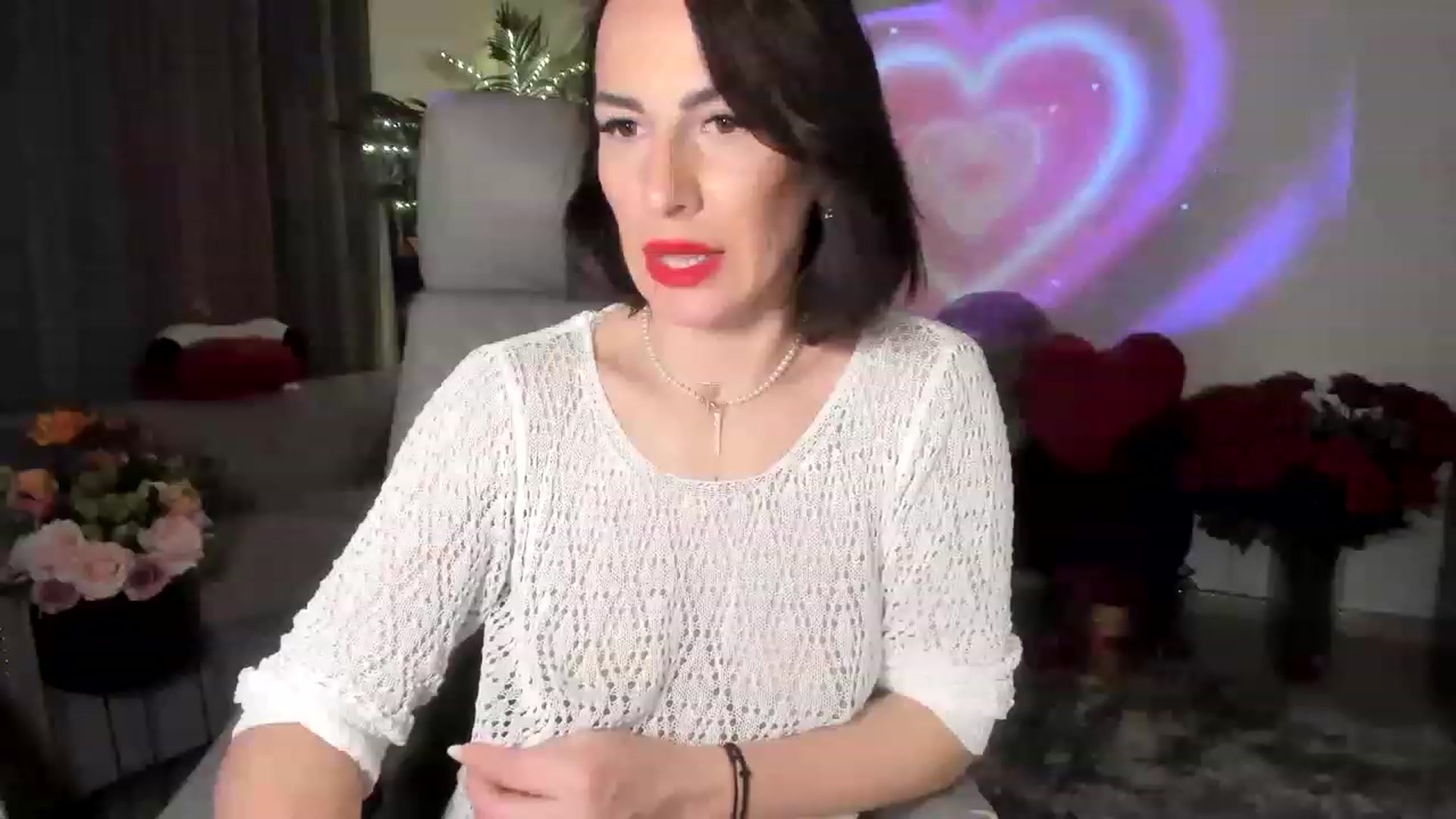 Gallery image thumbnail from Aarte_miss's myfreecams stream on, 02/24/2023, 24:25 image 4 of 20