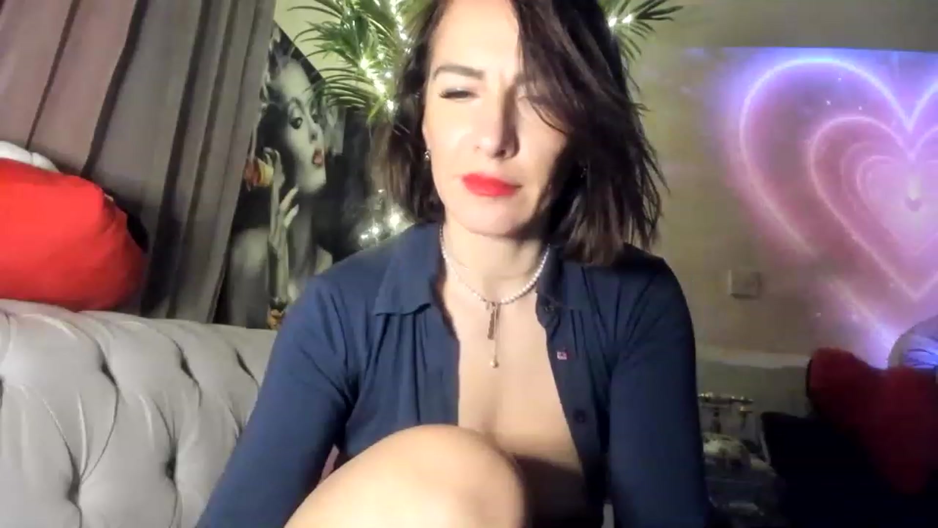 Gallery image thumbnail from Aarte_miss's myfreecams stream on, 02/25/2023, 24:59 image 16 of 20