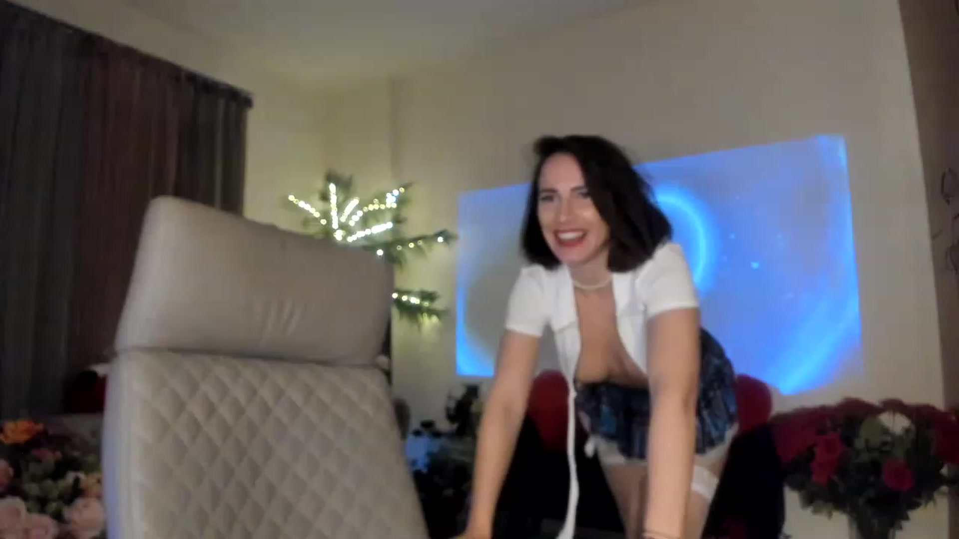 Gallery image thumbnail from Aarte_miss's myfreecams stream on, 02/25/2023, 23:12 image 6 of 20