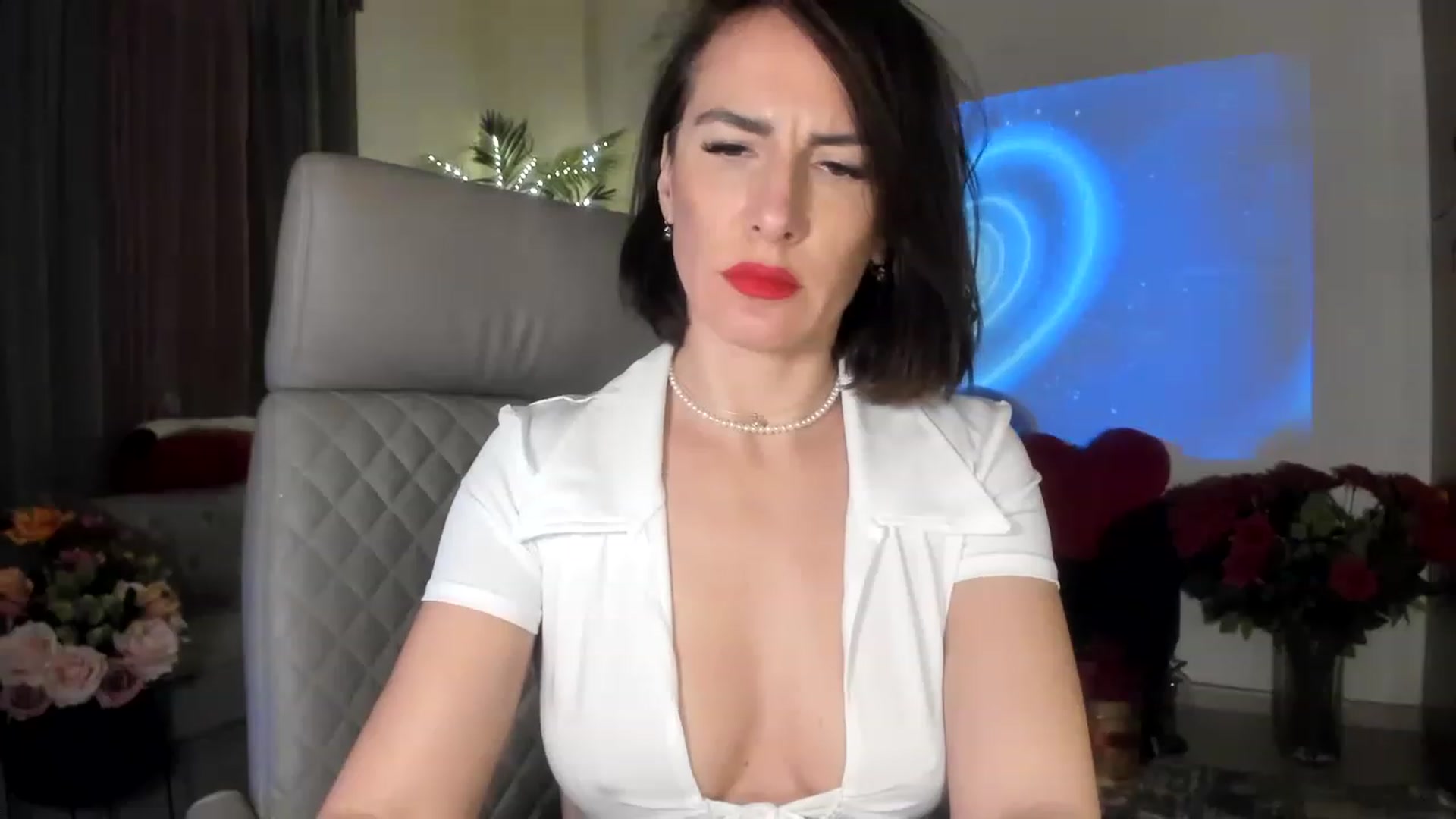 Gallery image thumbnail from Aarte_miss's myfreecams stream on, 02/25/2023, 23:58 image 2 of 20