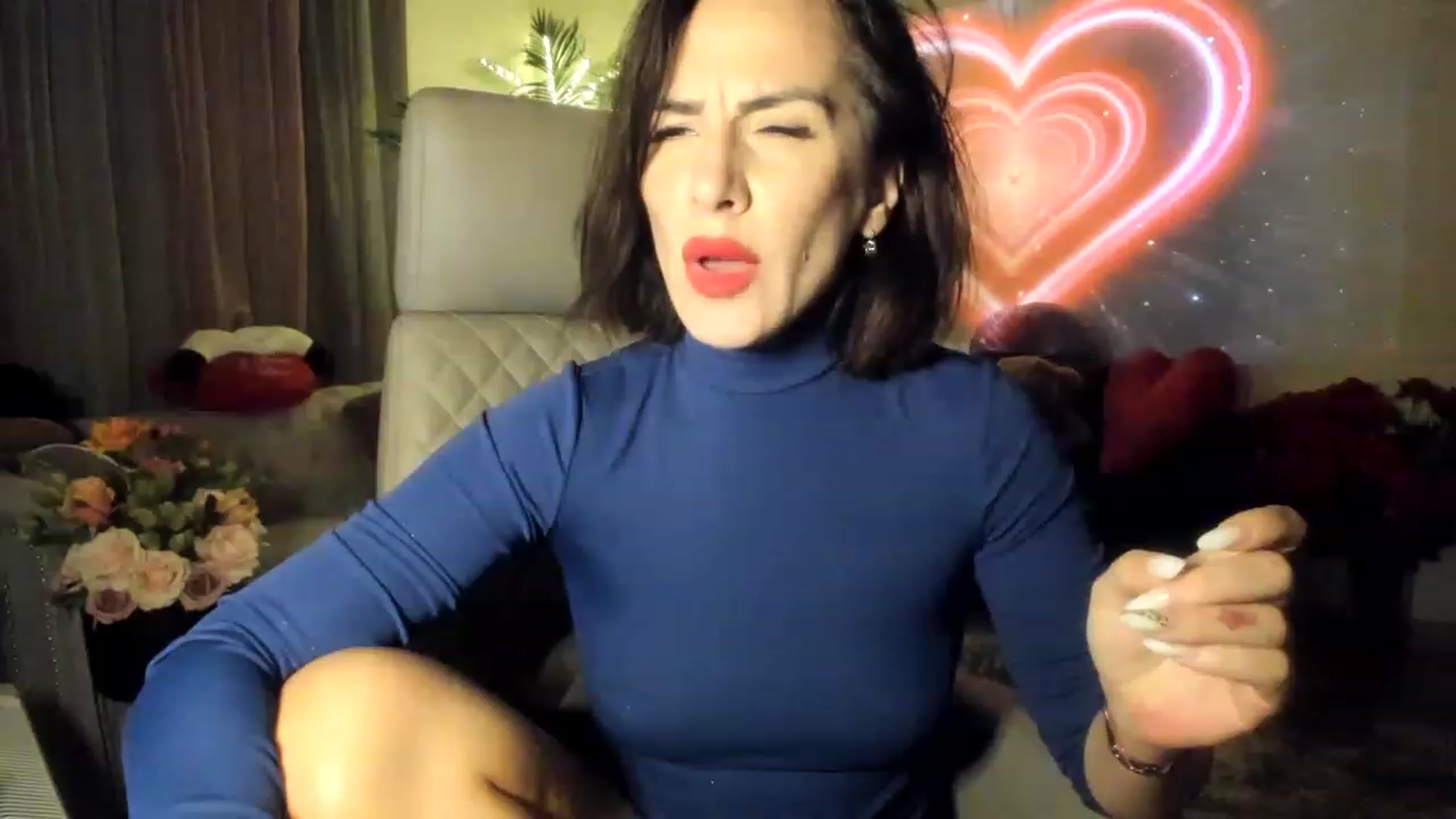 Gallery image thumbnail from Aarte_miss's myfreecams stream on, 02/28/2023, 01:15 image 17 of 20