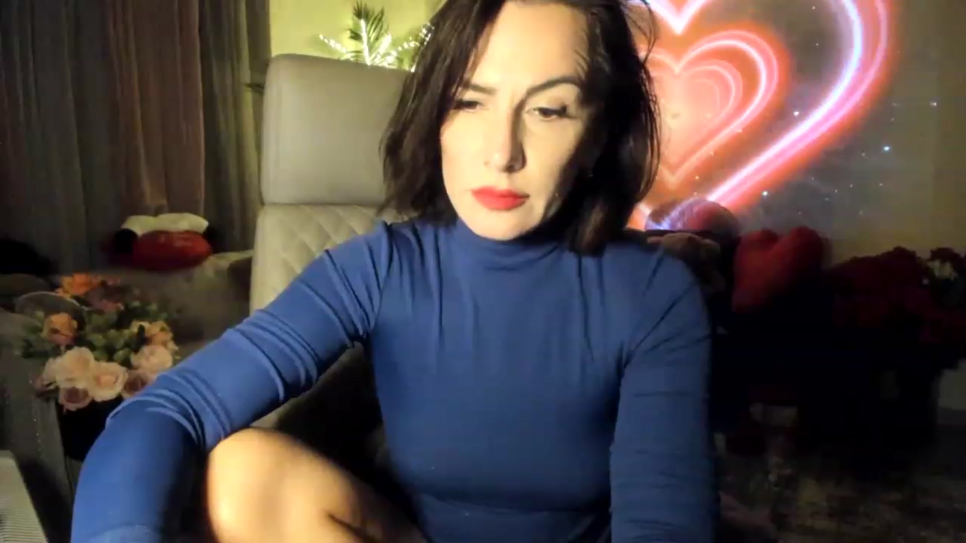 Gallery image thumbnail from Aarte_miss's myfreecams stream on, 02/28/2023, 01:15 image 16 of 20