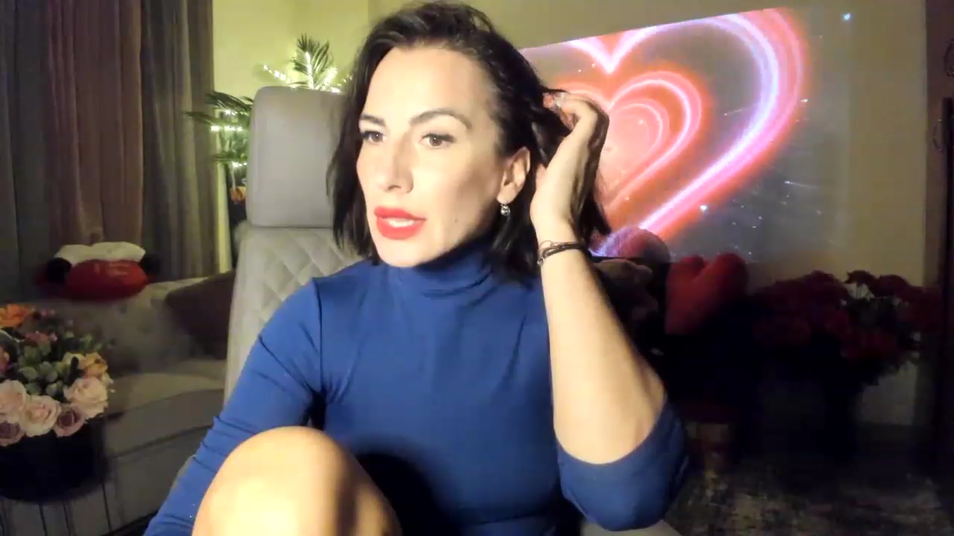 Gallery image thumbnail from Aarte_miss's myfreecams stream on, 02/28/2023, 01:27 image 10 of 20