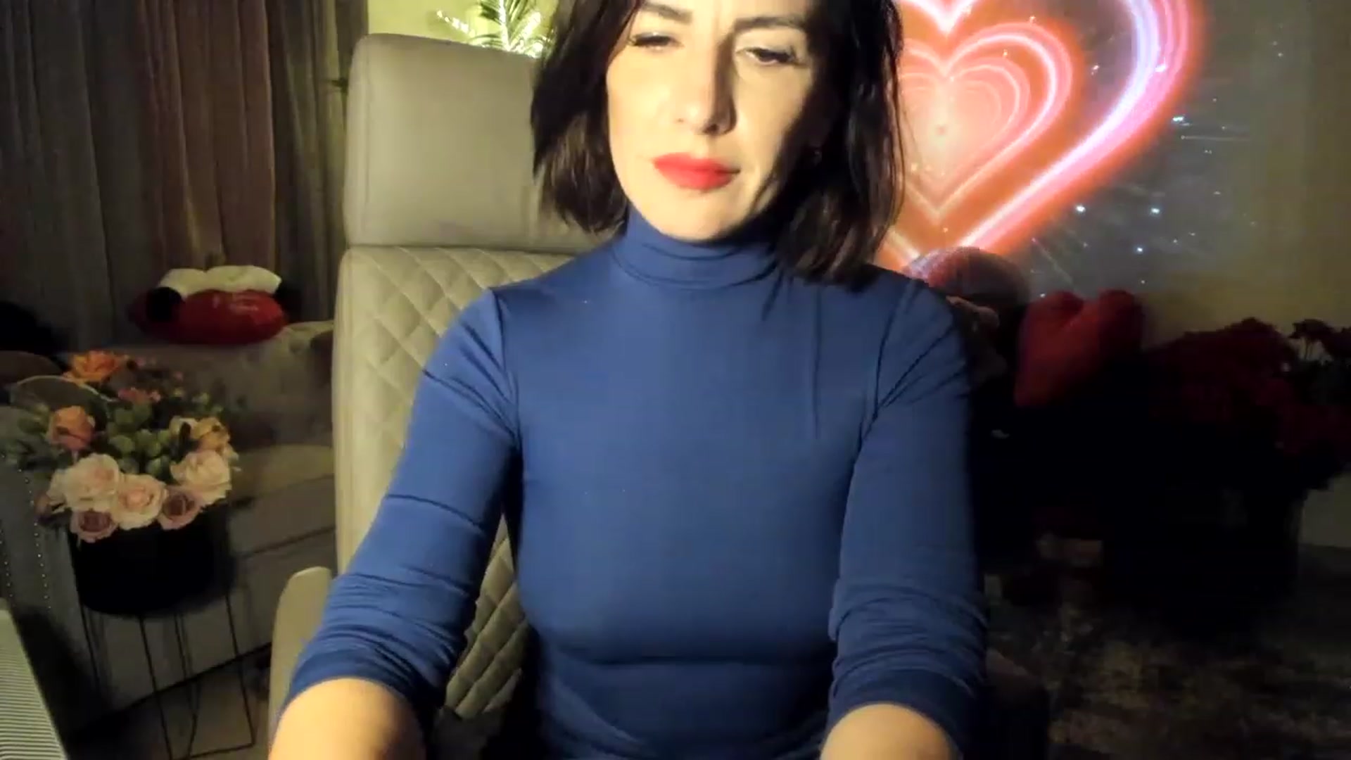 Gallery image thumbnail from Aarte_miss's myfreecams stream on, 02/28/2023, 03:00 image 18 of 20