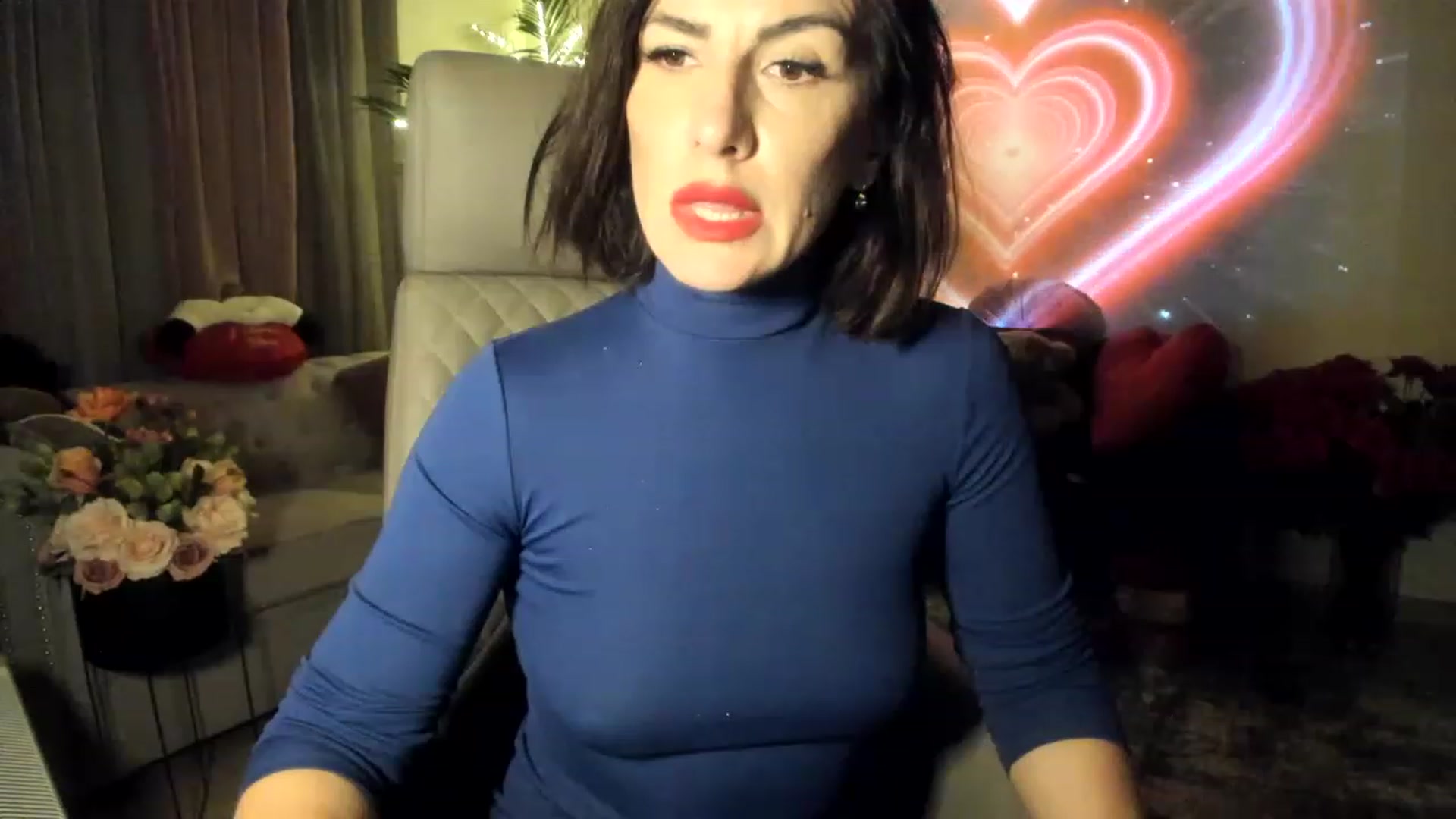 Gallery image thumbnail from Aarte_miss's myfreecams stream on, 02/28/2023, 03:00 image 17 of 20