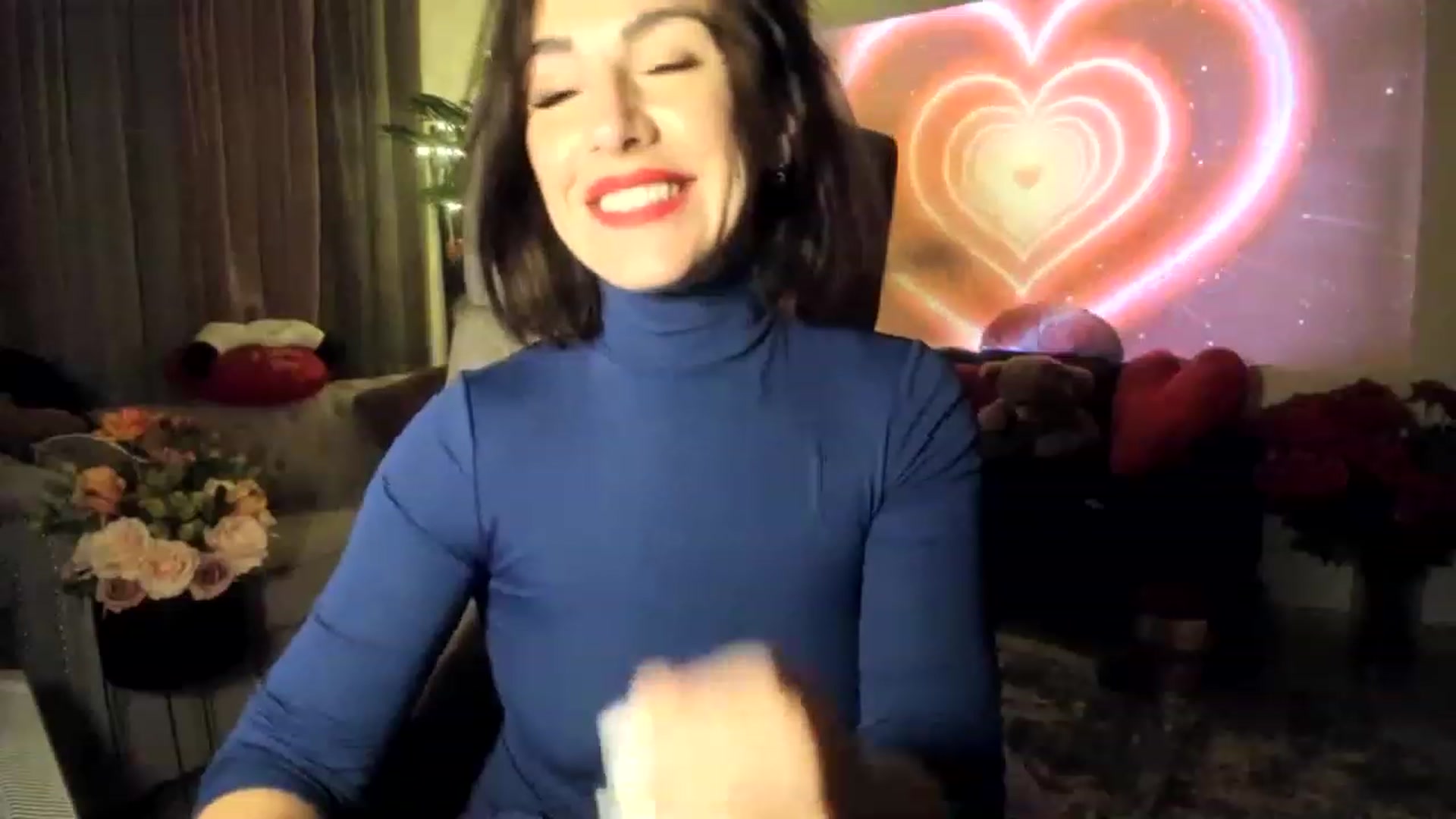 Gallery image thumbnail from Aarte_miss's myfreecams stream on, 02/28/2023, 04:01 image 10 of 20