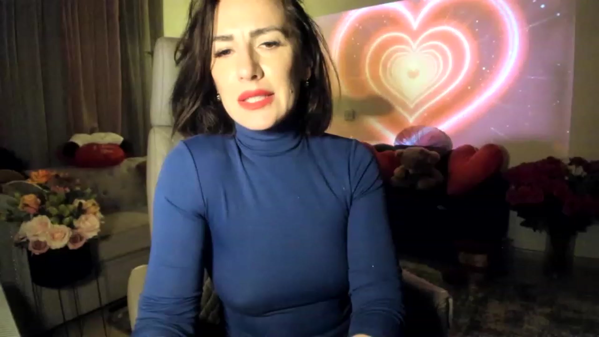 Gallery image thumbnail from Aarte_miss's myfreecams stream on, 02/28/2023, 04:01 image 6 of 20