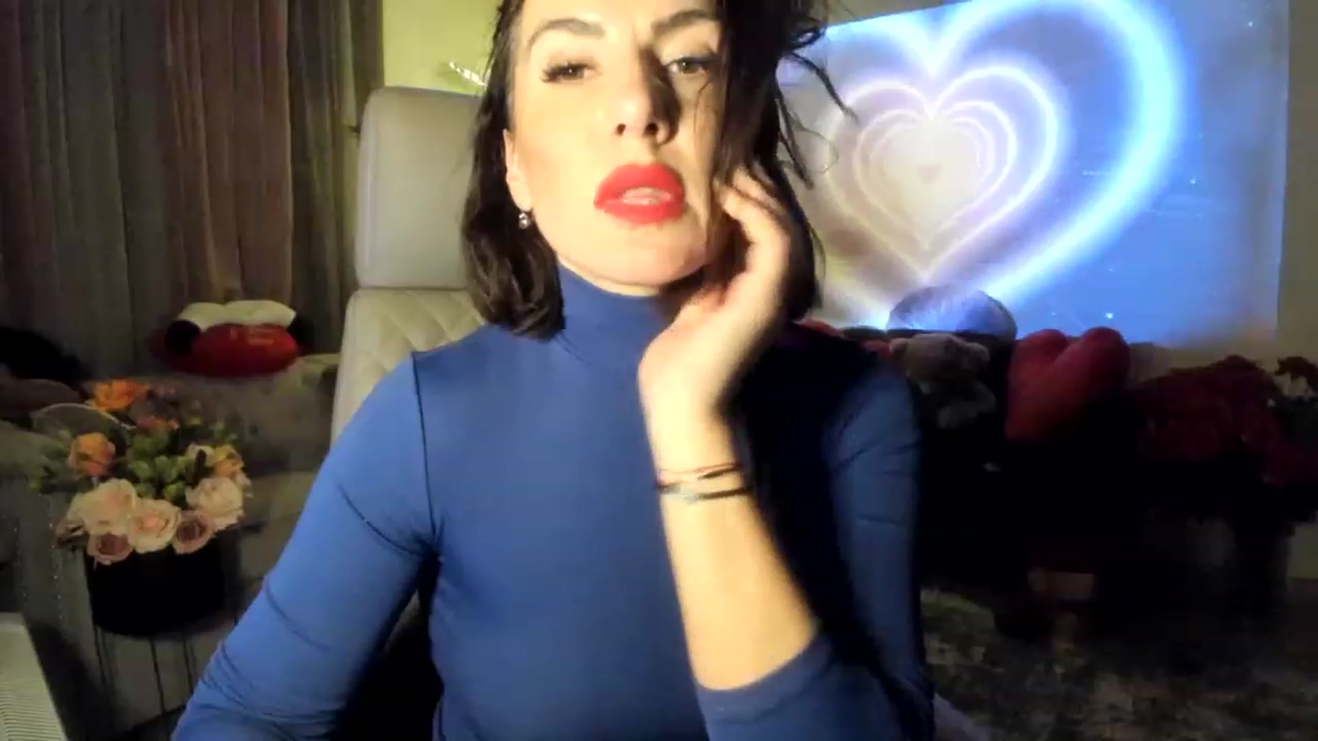 Gallery image thumbnail from Aarte_miss's myfreecams stream on, 02/28/2023, 04:01 image 14 of 20