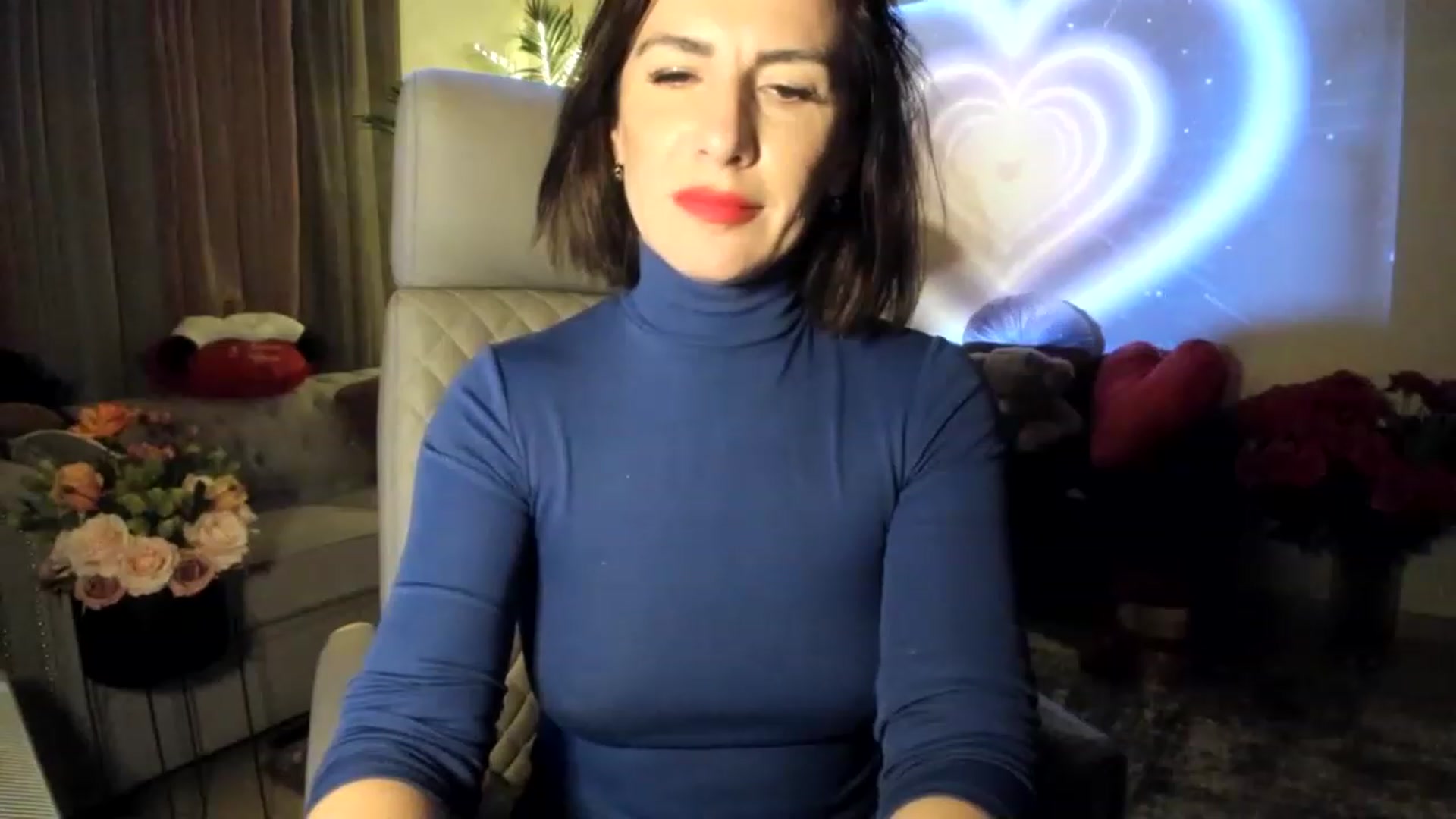 Gallery image thumbnail from Aarte_miss's myfreecams stream on, 02/28/2023, 04:01 image 4 of 20
