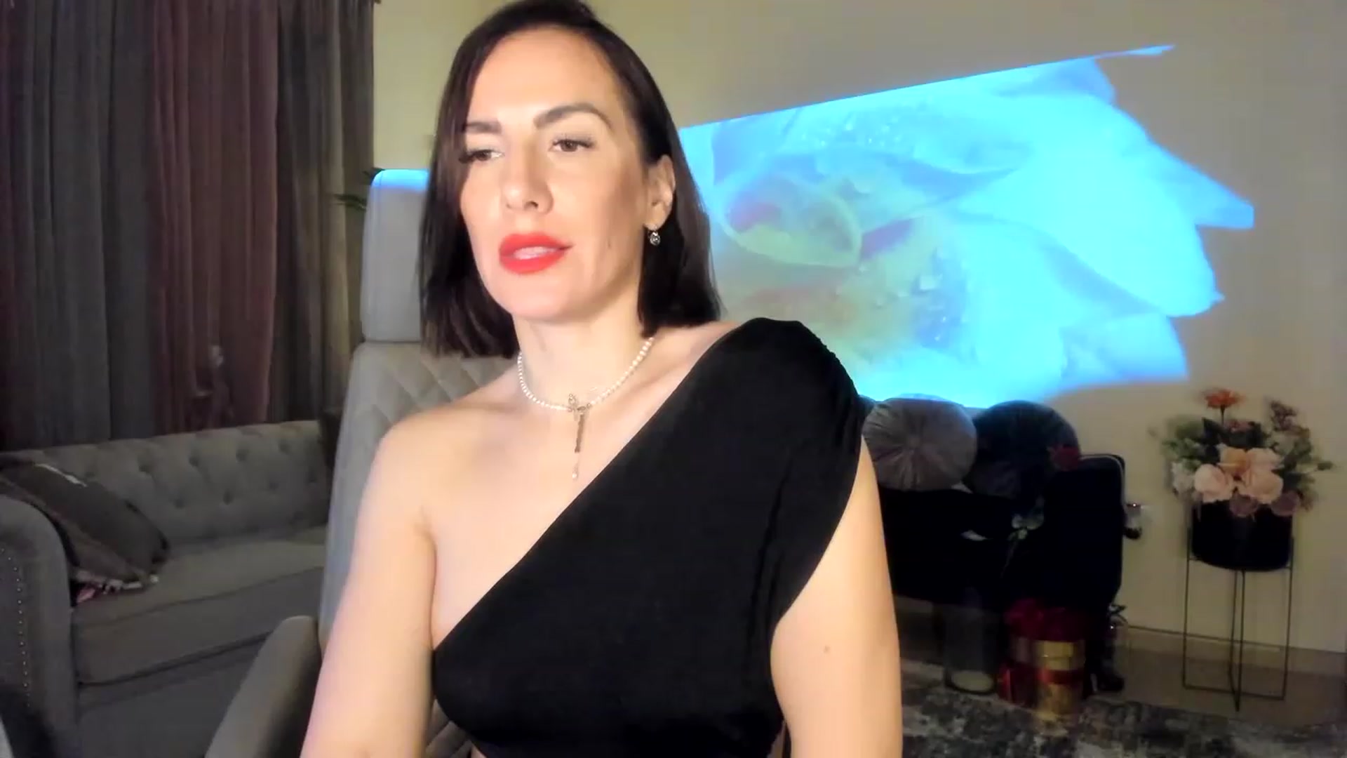 Gallery image thumbnail from Aarte_miss's myfreecams stream on, 03/02/2023, 02:43 image 7 of 20