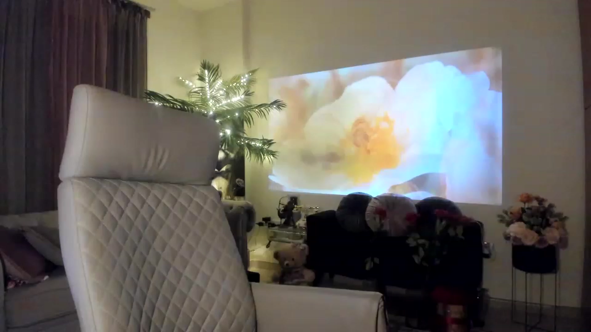 Gallery image thumbnail from Aarte_miss's myfreecams stream on, 03/09/2023, 24:28 image 11 of 20