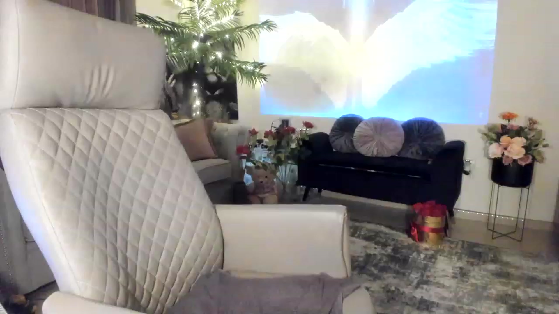 Gallery image thumbnail from Aarte_miss's myfreecams stream on, 03/19/2023, 19:12 image 9 of 20