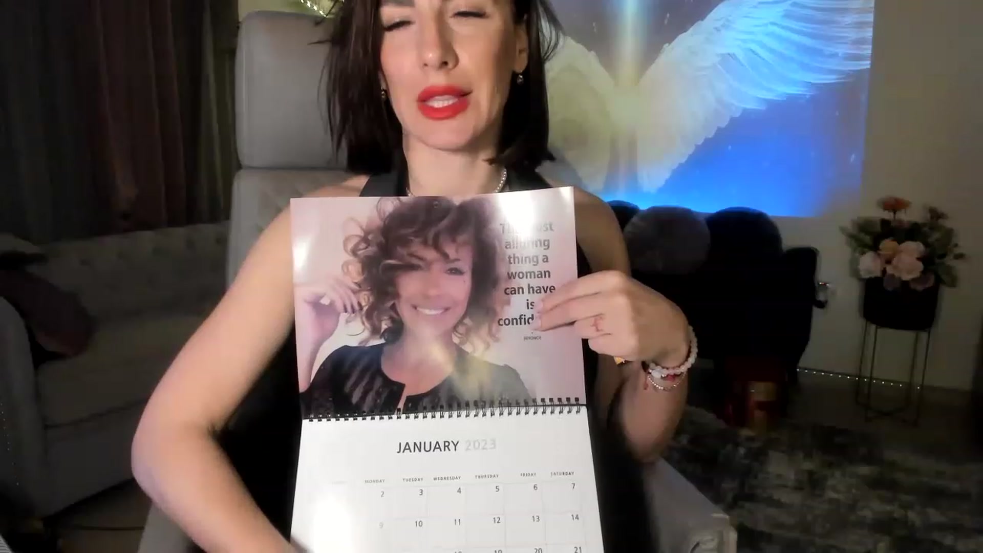 Gallery image thumbnail from Aarte_miss's myfreecams stream on, 03/19/2023, 19:12 image 10 of 20