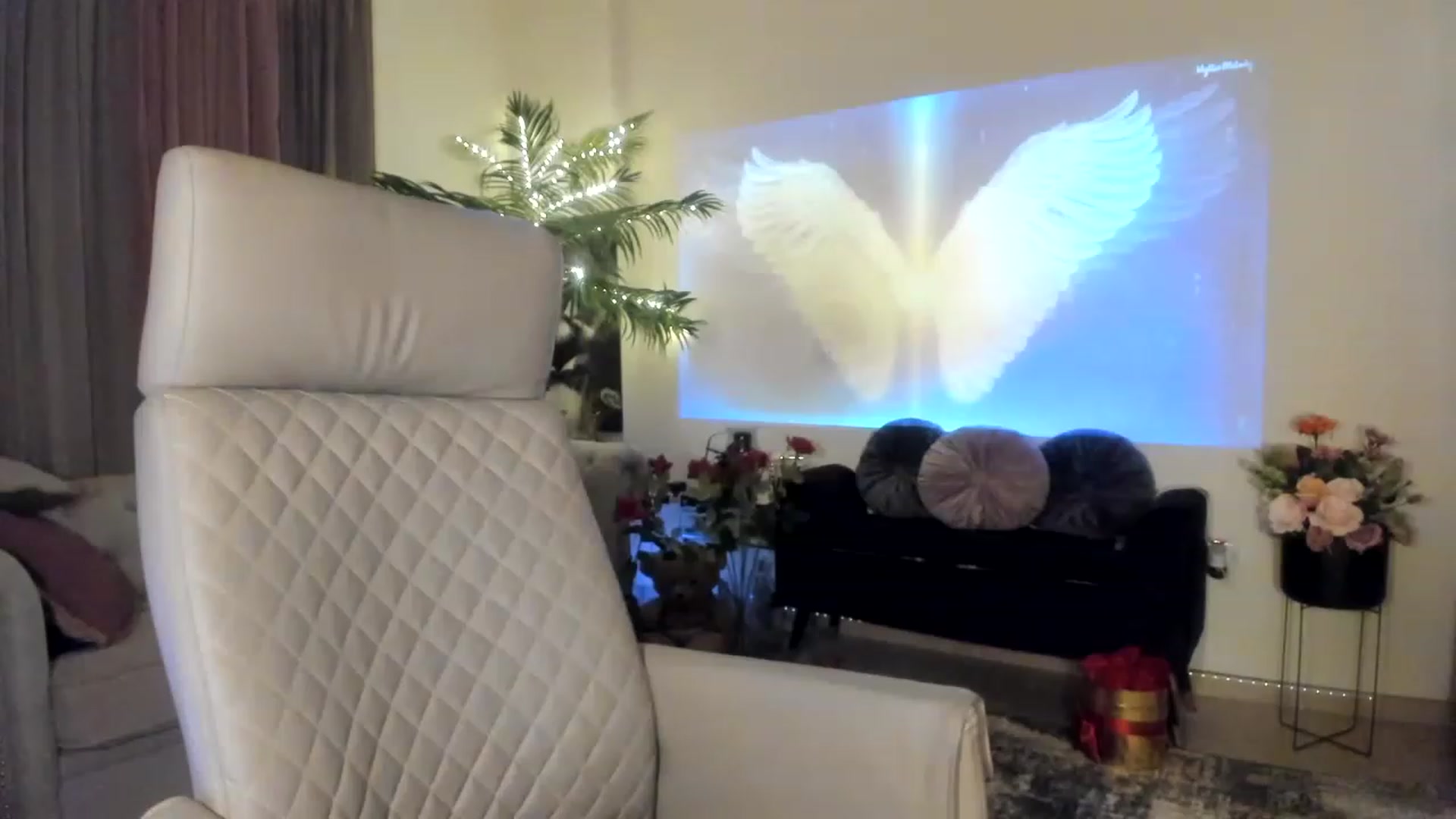 Gallery image thumbnail from Aarte_miss's myfreecams stream on, 03/19/2023, 19:12 image 4 of 20