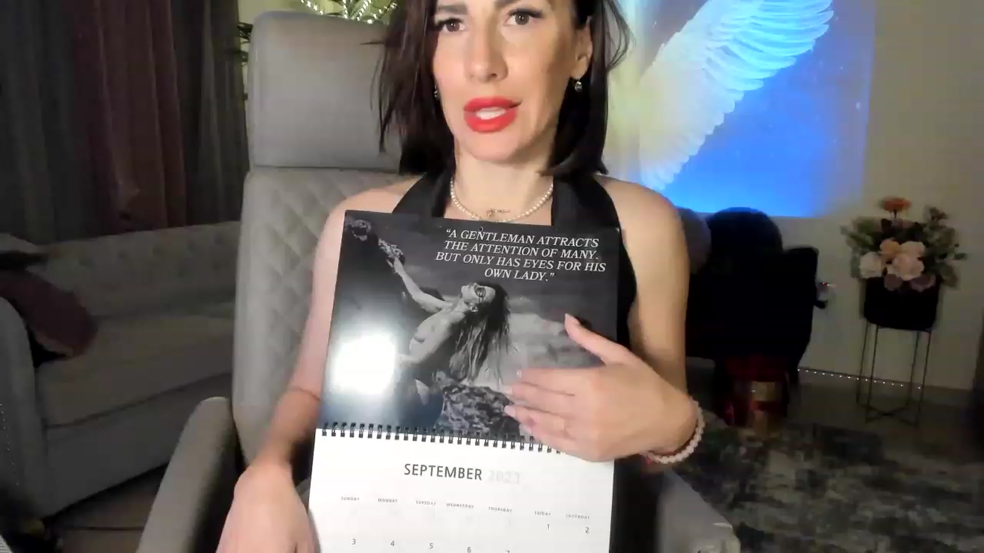 Gallery image thumbnail from Aarte_miss's myfreecams stream on, 03/19/2023, 19:12 image 11 of 20