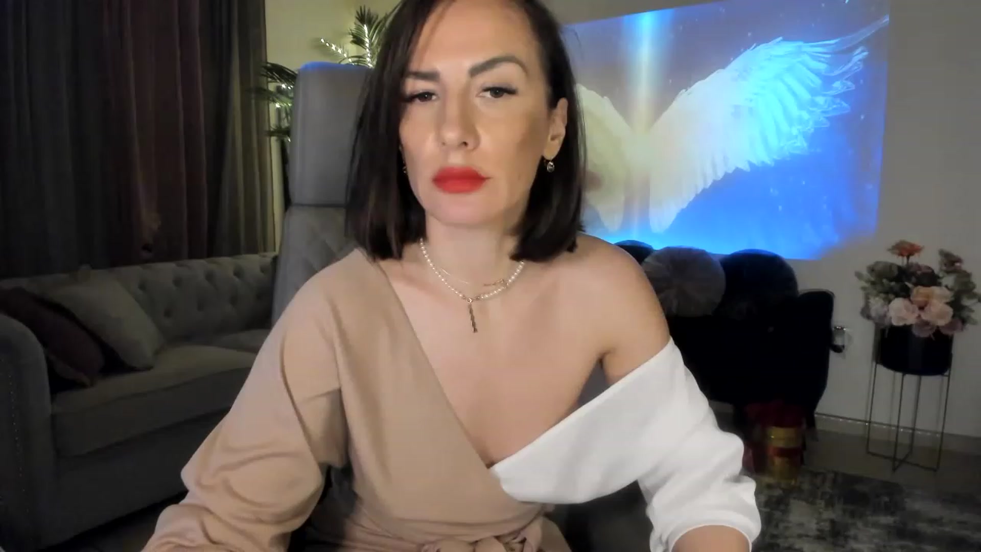 Gallery image thumbnail from Aarte_miss's myfreecams stream on, 03/21/2023, 17:37 image 15 of 20