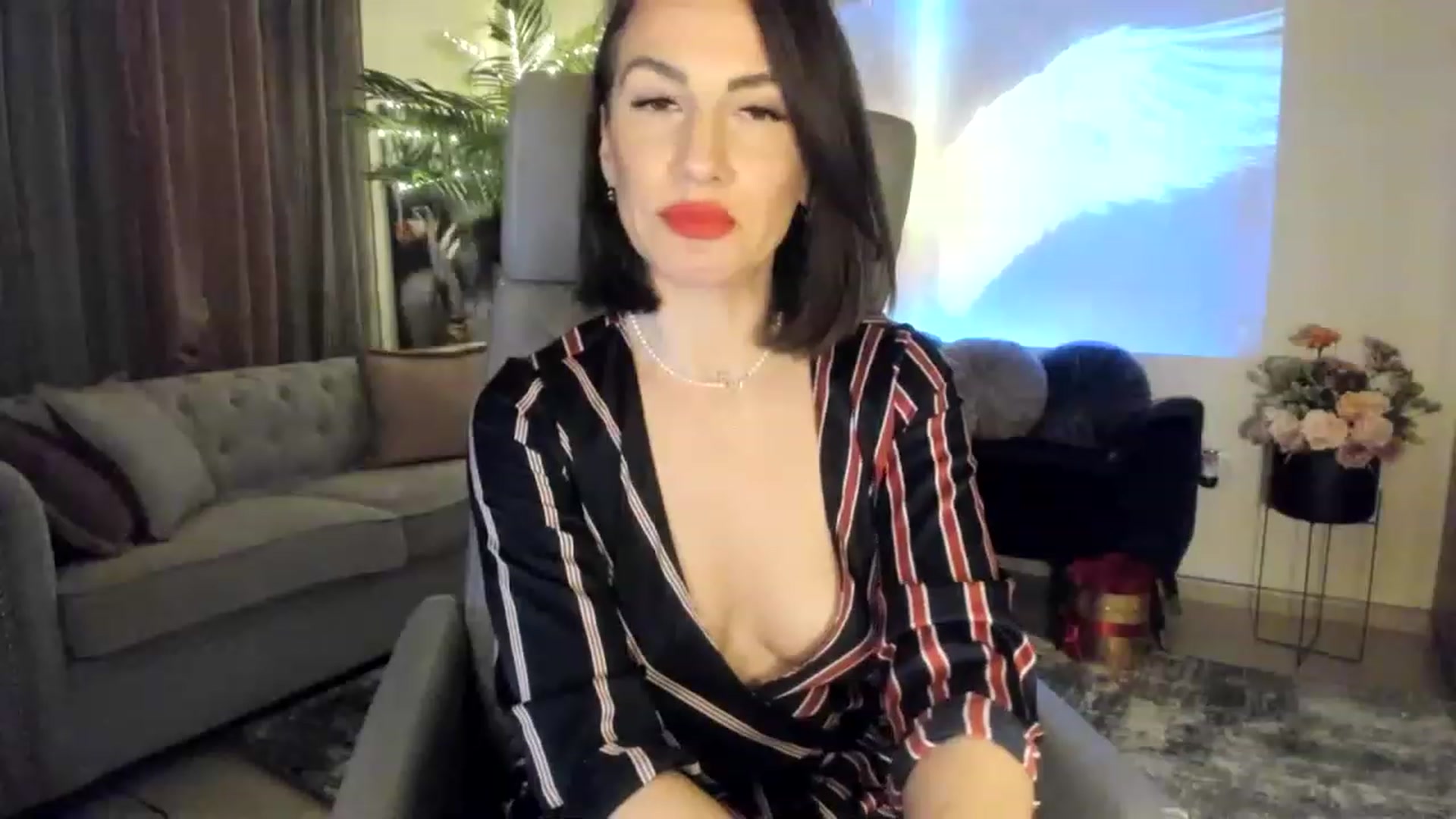 Gallery image thumbnail from Aarte_miss's myfreecams stream on, 03/24/2023, 20:41 image 6 of 20
