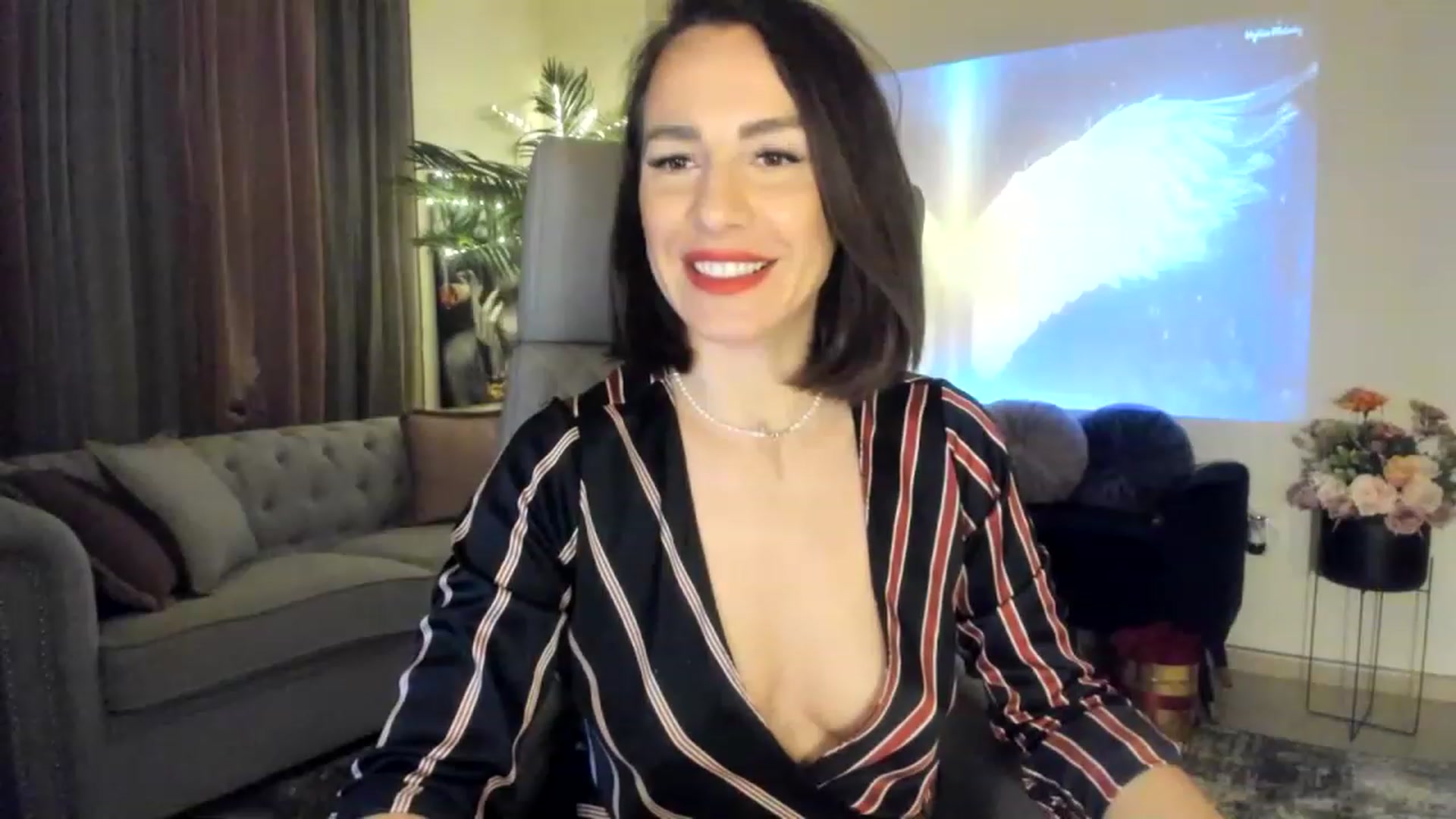 Gallery image thumbnail from Aarte_miss's myfreecams stream on, 03/24/2023, 20:41 image 2 of 20