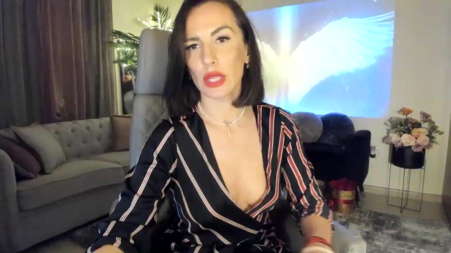 Gallery image thumbnail from Aarte_miss's myfreecams stream on, 03/24/2023, 22:03 image 10 of 20