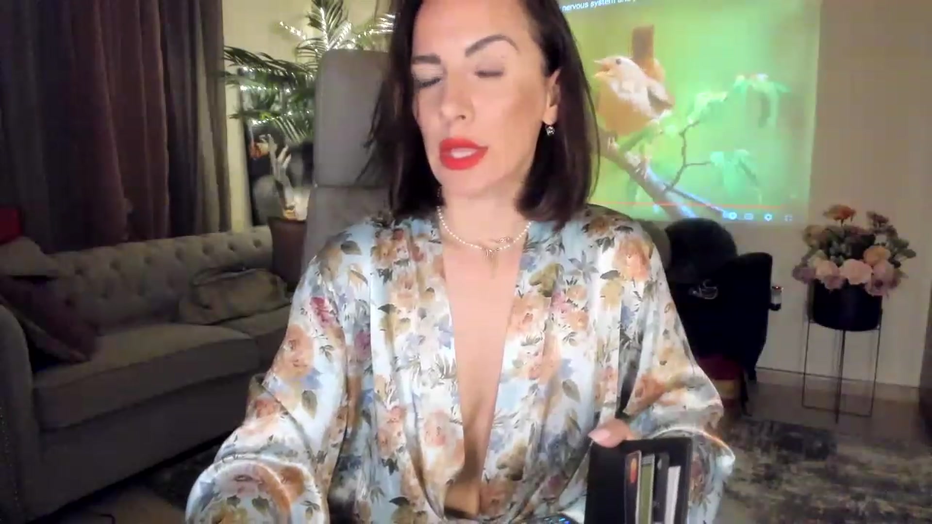 Gallery image thumbnail from Aarte_miss's myfreecams stream on, 03/30/2023, 20:26 image 19 of 20