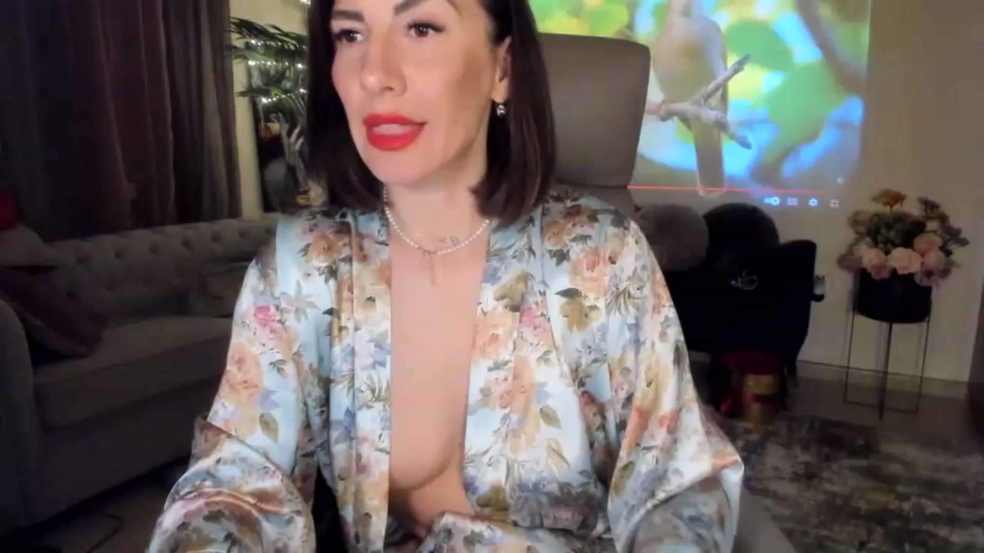 Gallery image thumbnail from Aarte_miss's myfreecams stream on, 03/30/2023, 22:23 image 4 of 20