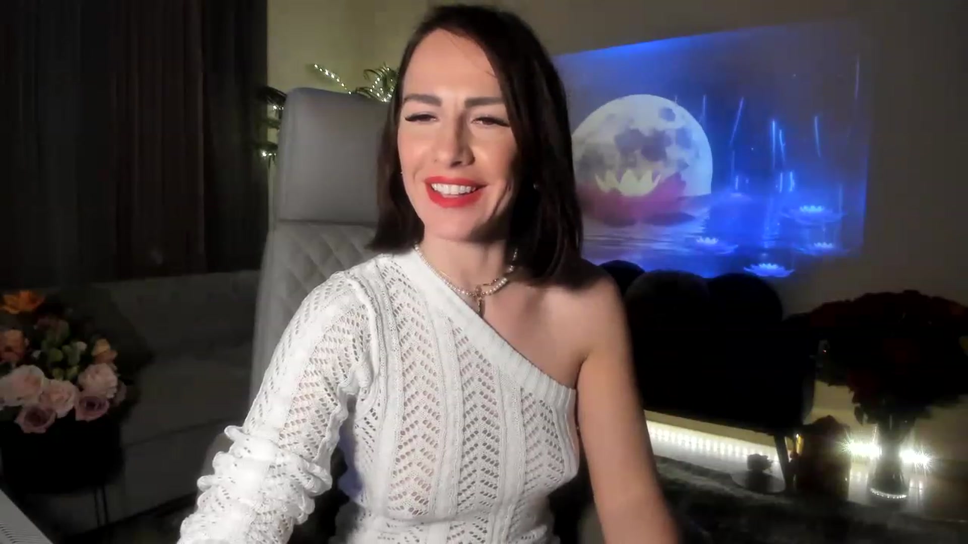 Gallery image thumbnail from Aarte_miss's myfreecams stream on, 04/07/2023, 19:12 image 16 of 20