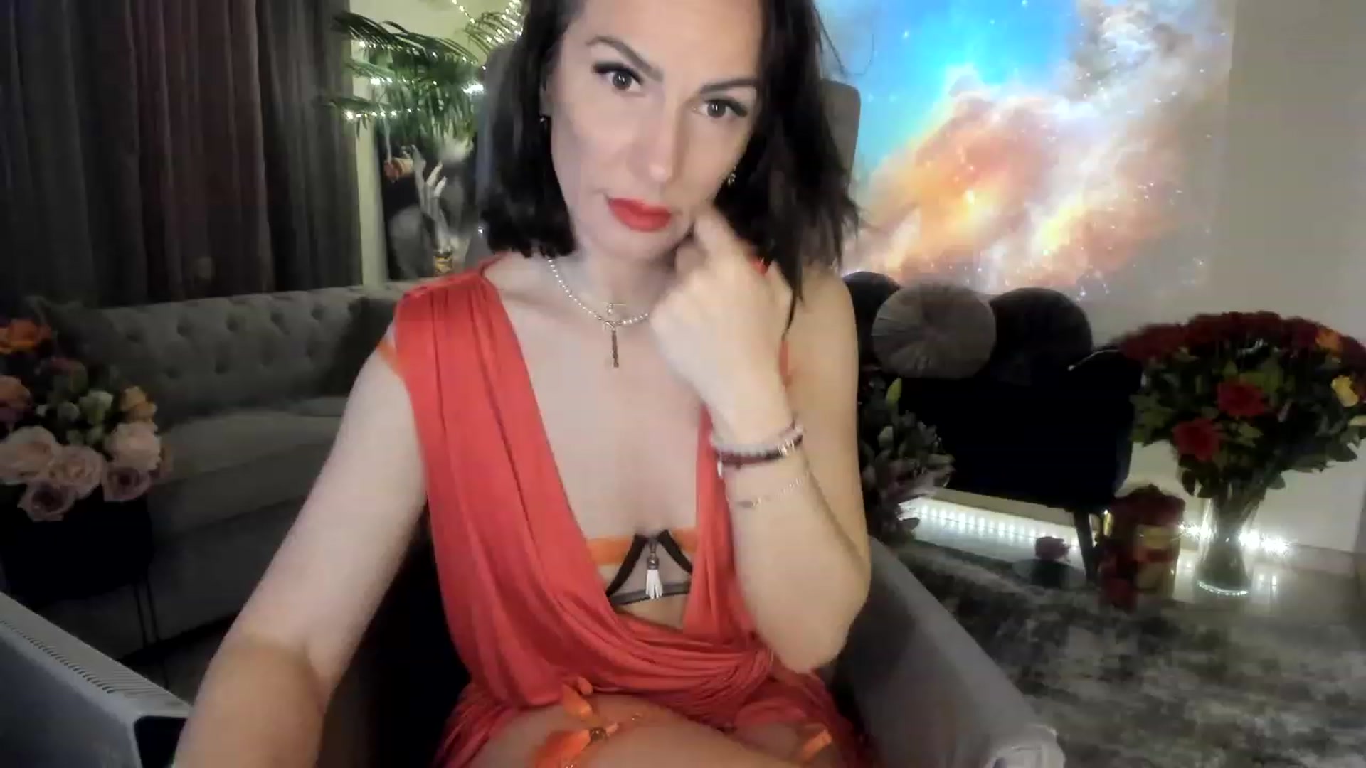 Gallery image thumbnail from Aarte_miss's myfreecams stream on, 04/08/2023, 21:12 image 11 of 20