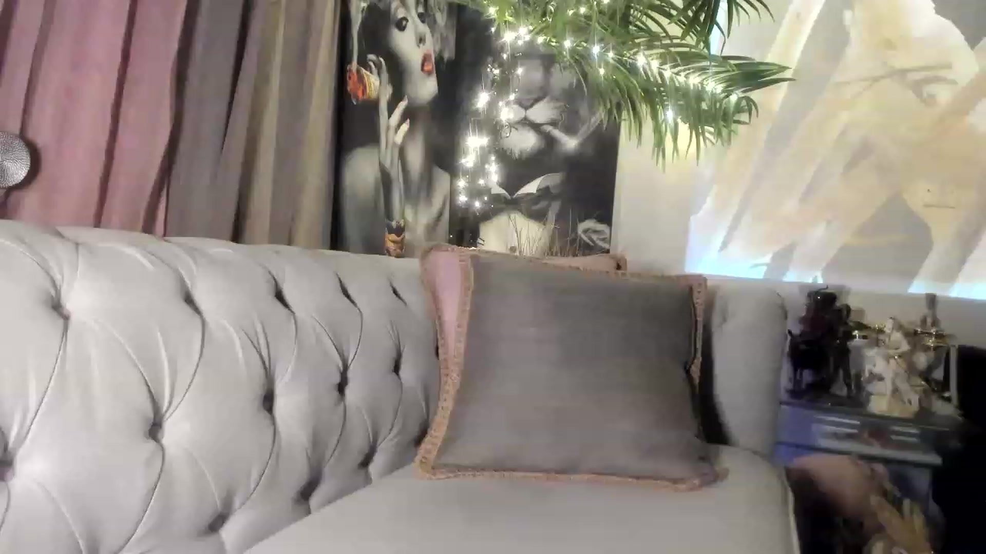 Gallery image thumbnail from Aarte_miss's myfreecams stream on, 04/15/2023, 01:24 image 3 of 20