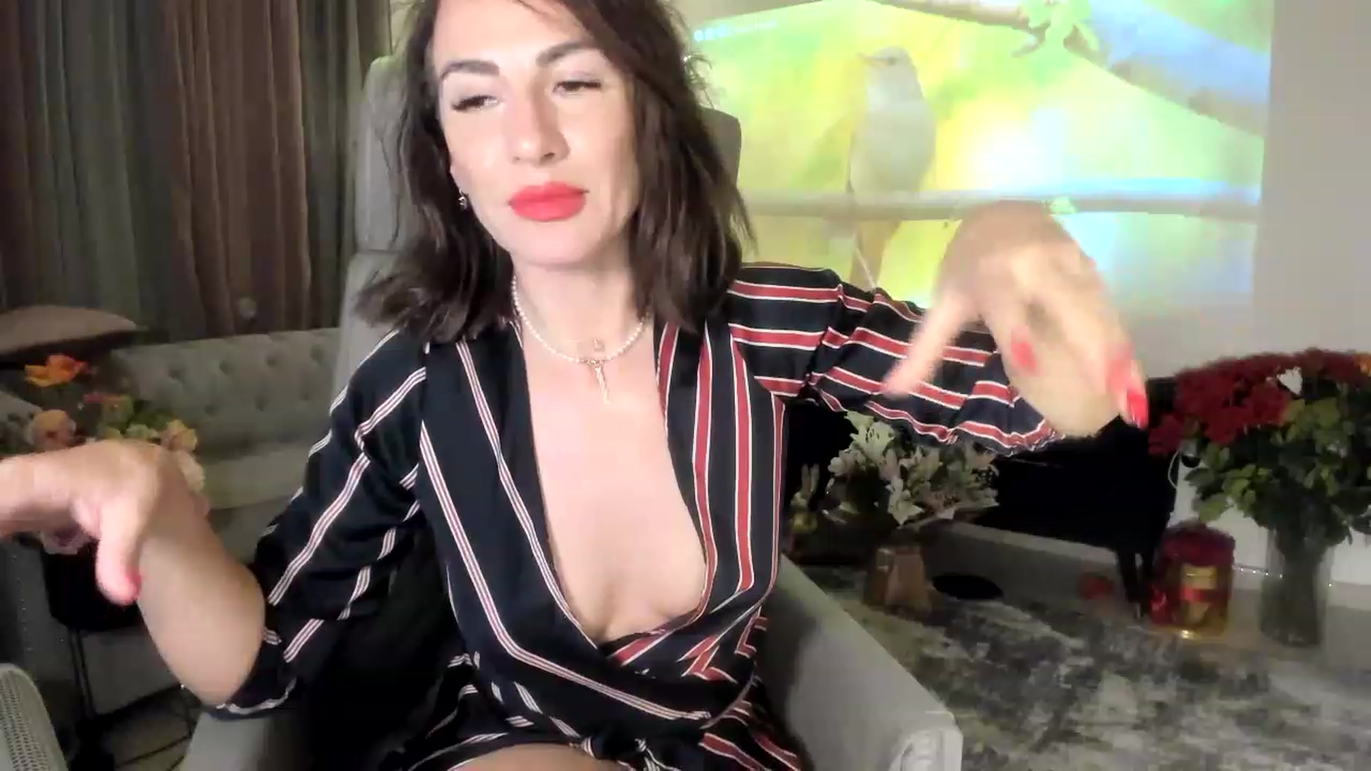 Gallery image thumbnail from Aarte_miss's myfreecams stream on, 04/15/2023, 23:27 image 17 of 20