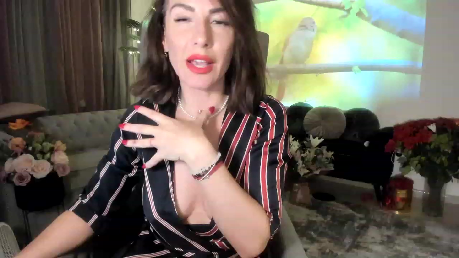 Gallery image thumbnail from Aarte_miss's myfreecams stream on, 04/16/2023, 24:00 image 3 of 20