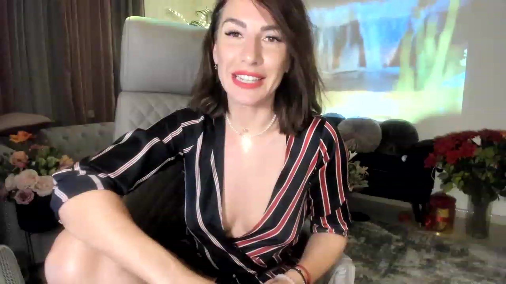 Gallery image thumbnail from Aarte_miss's myfreecams stream on, 04/16/2023, 24:00 image 20 of 20
