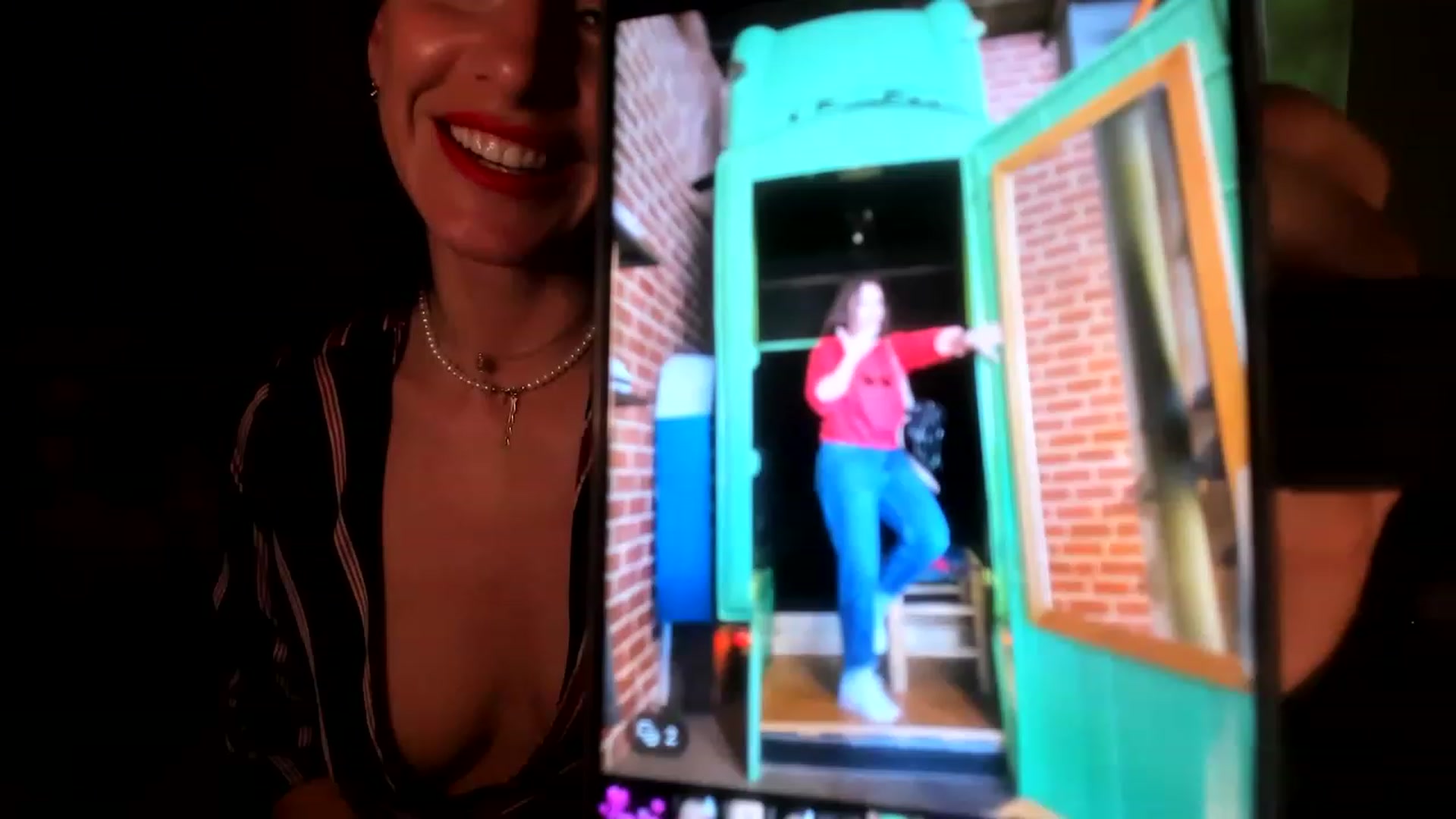 Gallery image thumbnail from Aarte_miss's myfreecams stream on, 04/16/2023, 24:00 image 1 of 20