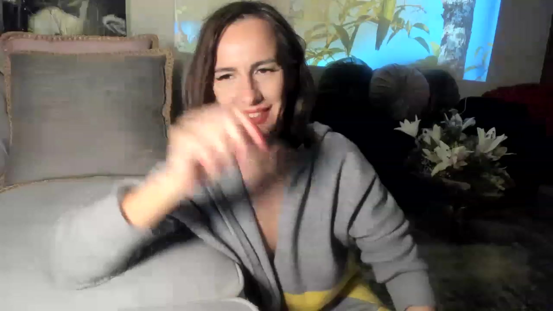 Gallery image thumbnail from Aarte_miss's myfreecams stream on, 04/17/2023, 02:38 image 13 of 20