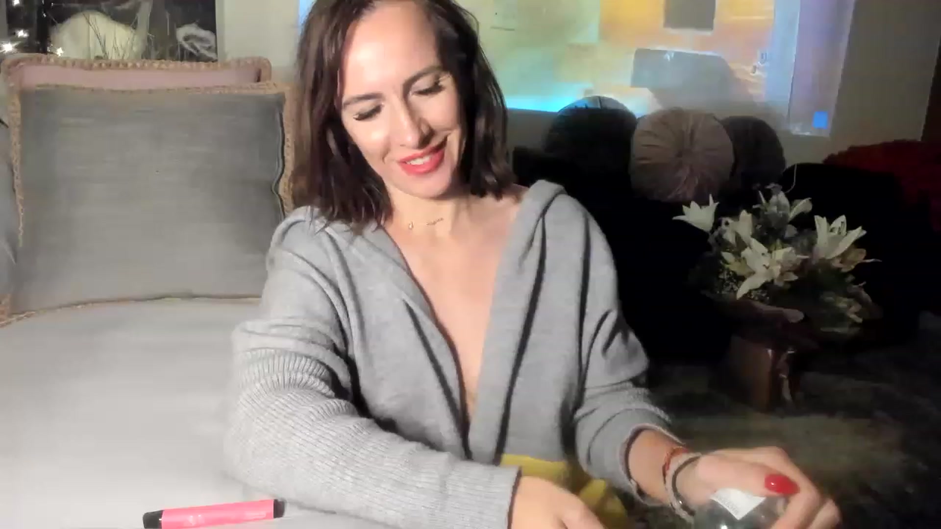 Gallery image thumbnail from Aarte_miss's myfreecams stream on, 04/17/2023, 02:38 image 15 of 20