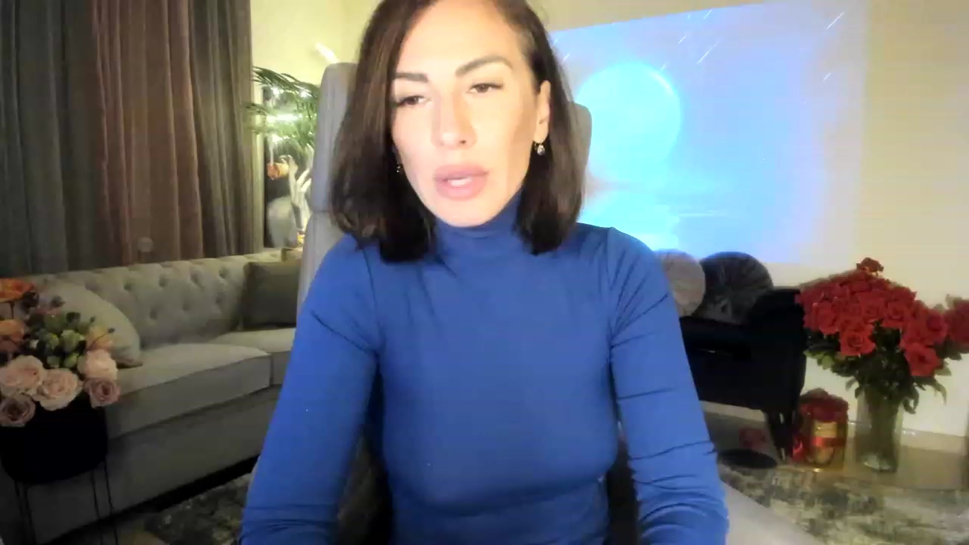 Gallery image thumbnail from Aarte_miss's myfreecams stream on, 04/21/2023, 01:07 image 2 of 20