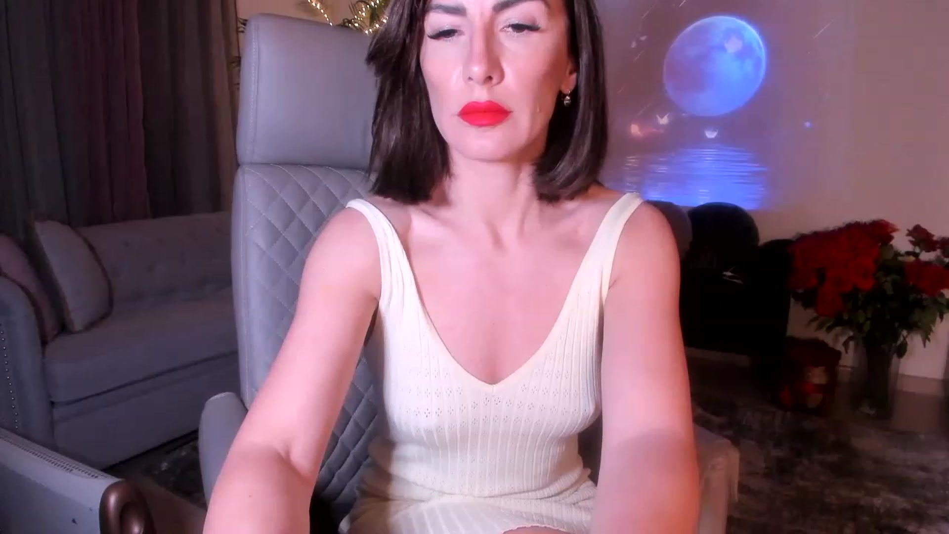 Gallery image thumbnail from Aarte_miss's myfreecams stream on, 05/04/2023, 23:42 image 10 of 20