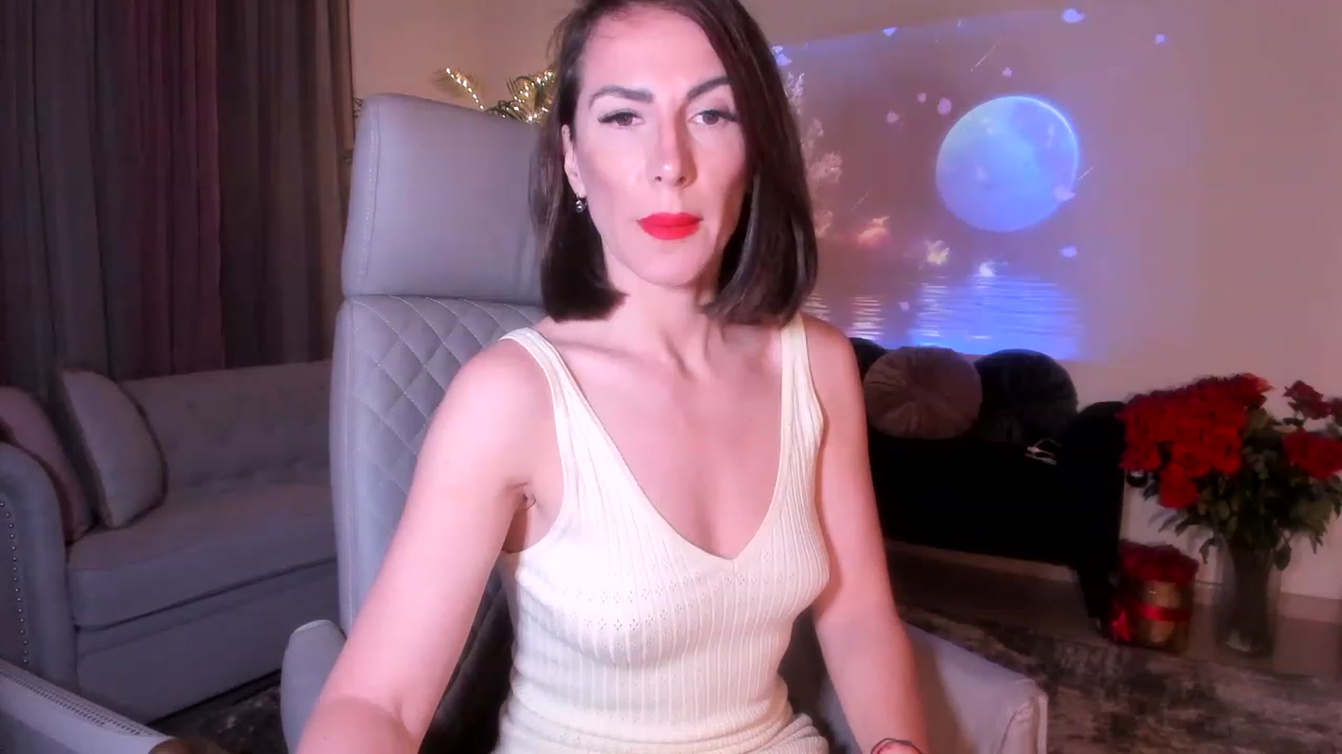 Gallery image thumbnail from Aarte_miss's myfreecams stream on, 05/04/2023, 23:42 image 3 of 20