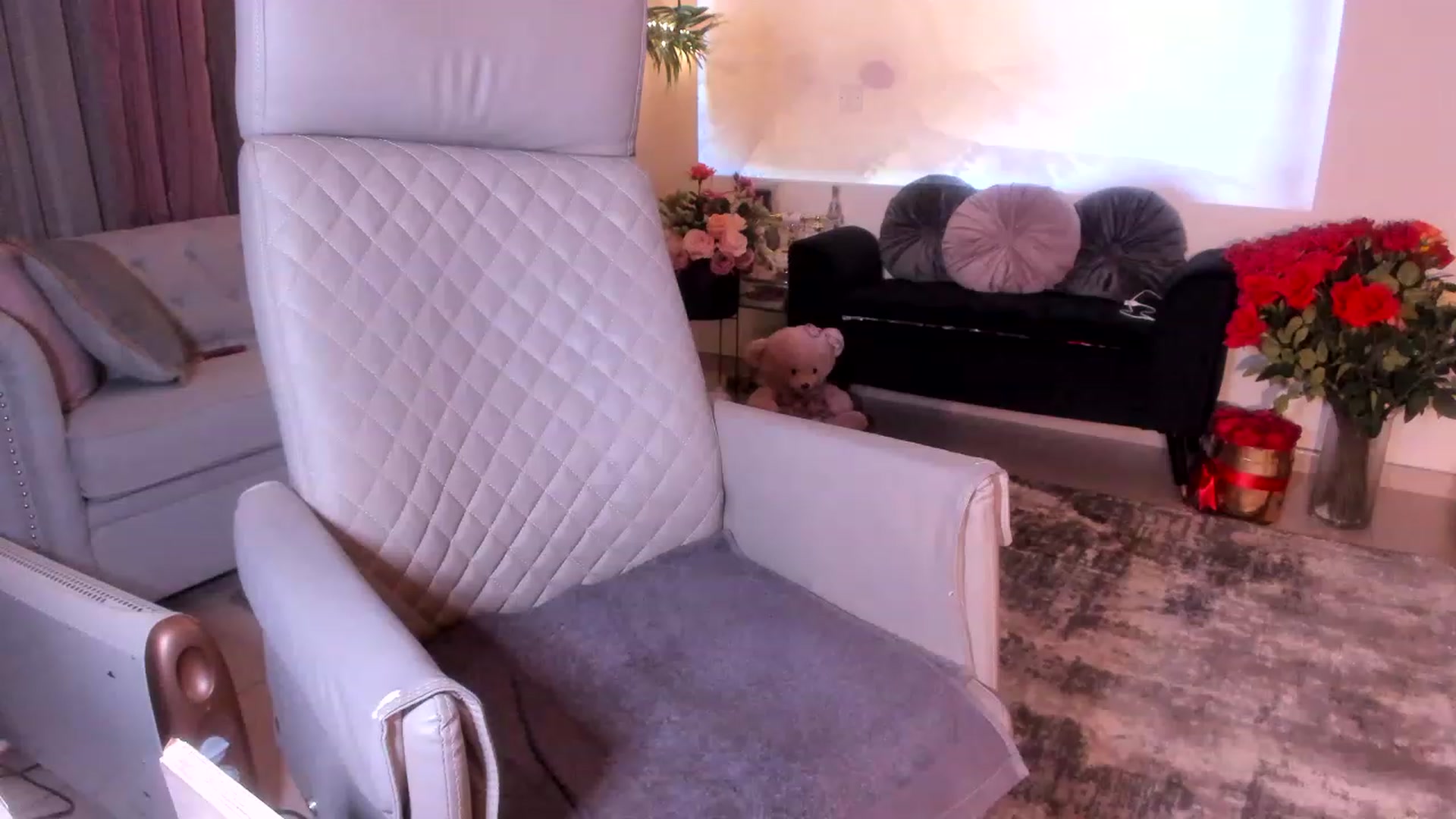 Gallery image thumbnail from Aarte_miss's myfreecams stream on, 05/05/2023, 21:04 image 20 of 20