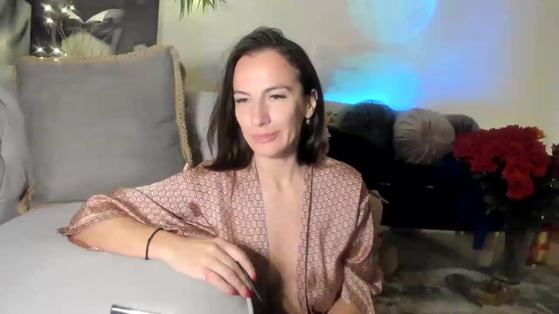 Gallery image thumbnail from Aarte_miss's myfreecams stream on, 05/08/2023, 03:32 image 3 of 20