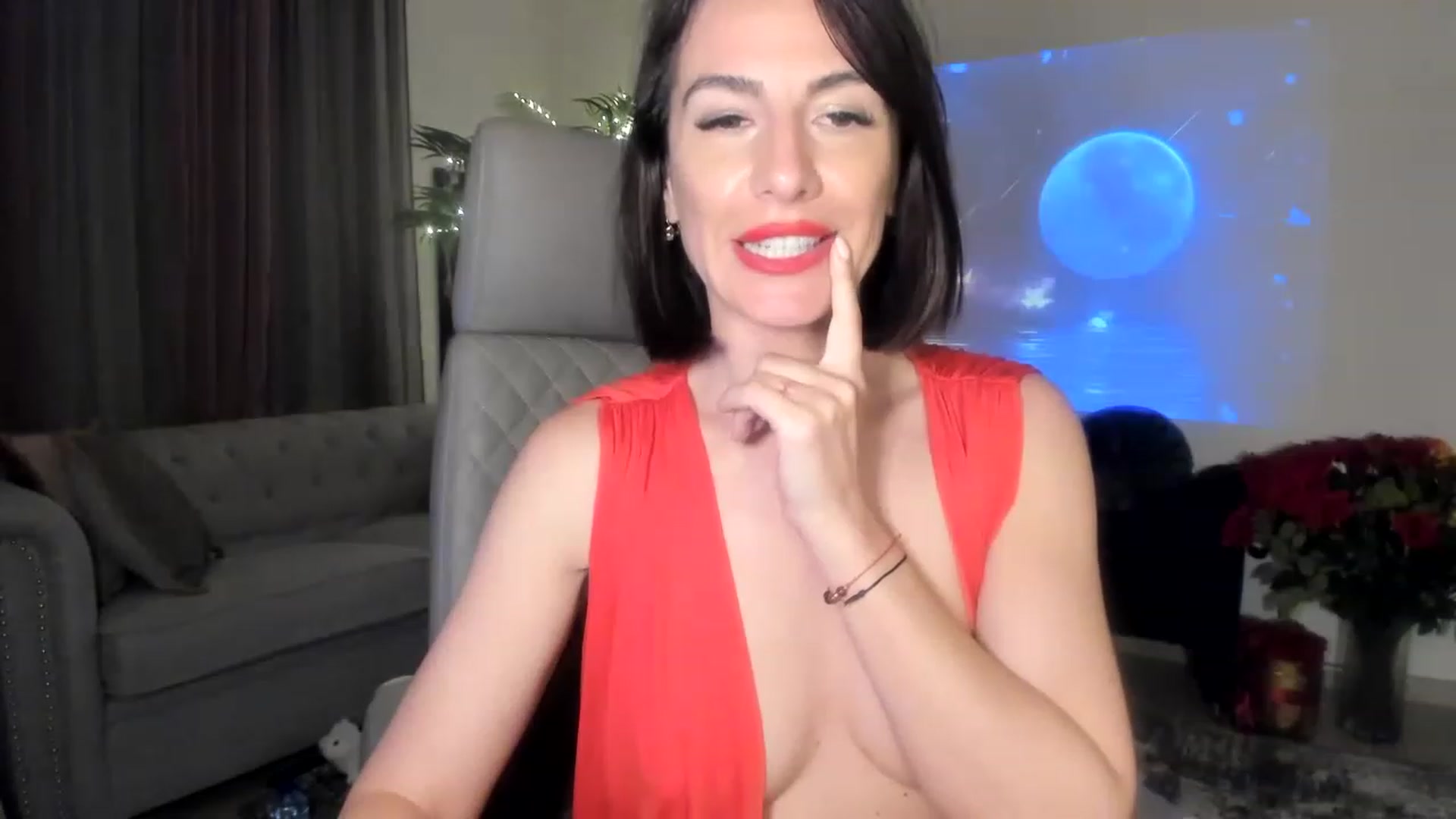 Gallery image thumbnail from Aarte_miss's myfreecams stream on, 05/13/2023, 02:52 image 12 of 20
