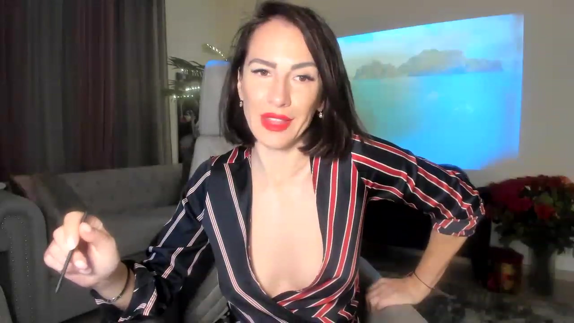 Gallery image thumbnail from Aarte_miss's myfreecams stream on, 05/14/2023, 24:34 image 3 of 20