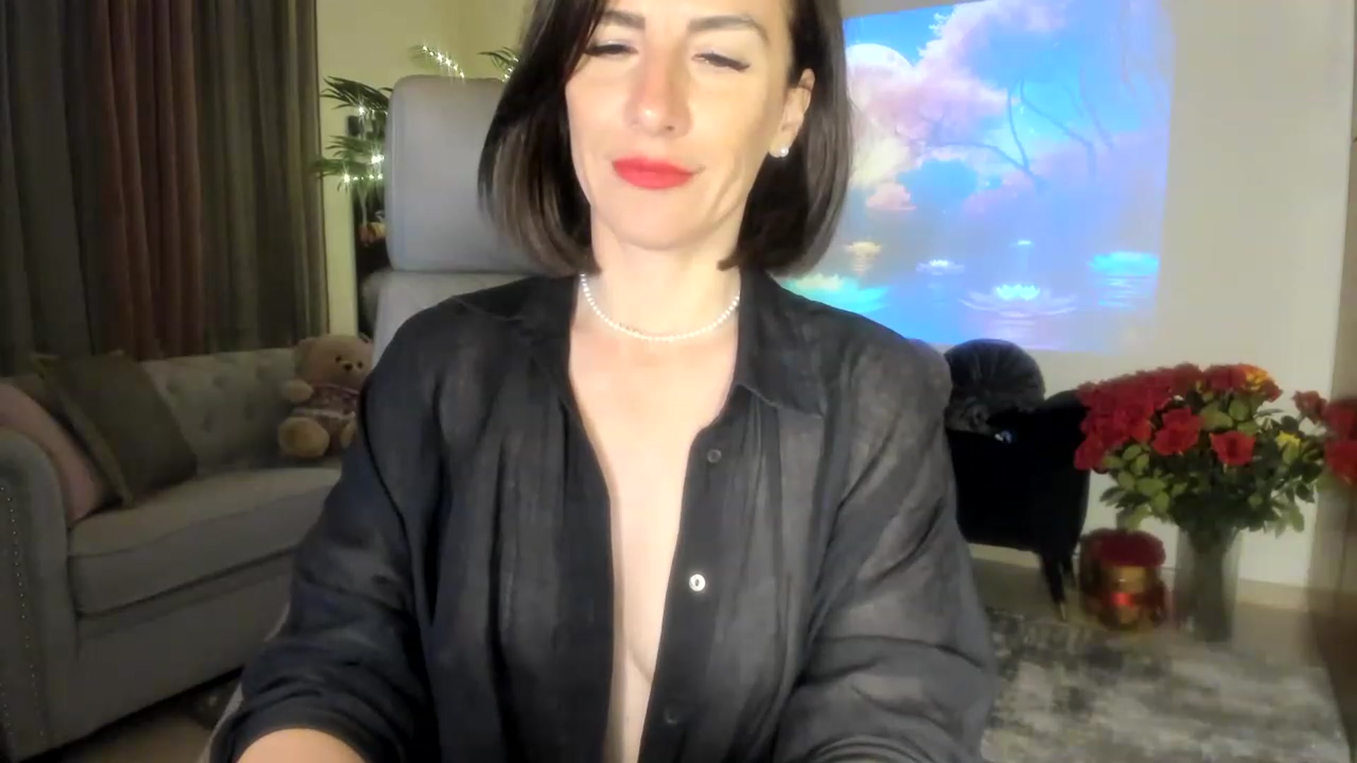 Gallery image thumbnail from Aarte_miss's myfreecams stream on, 05/26/2023, 21:45 image 14 of 20